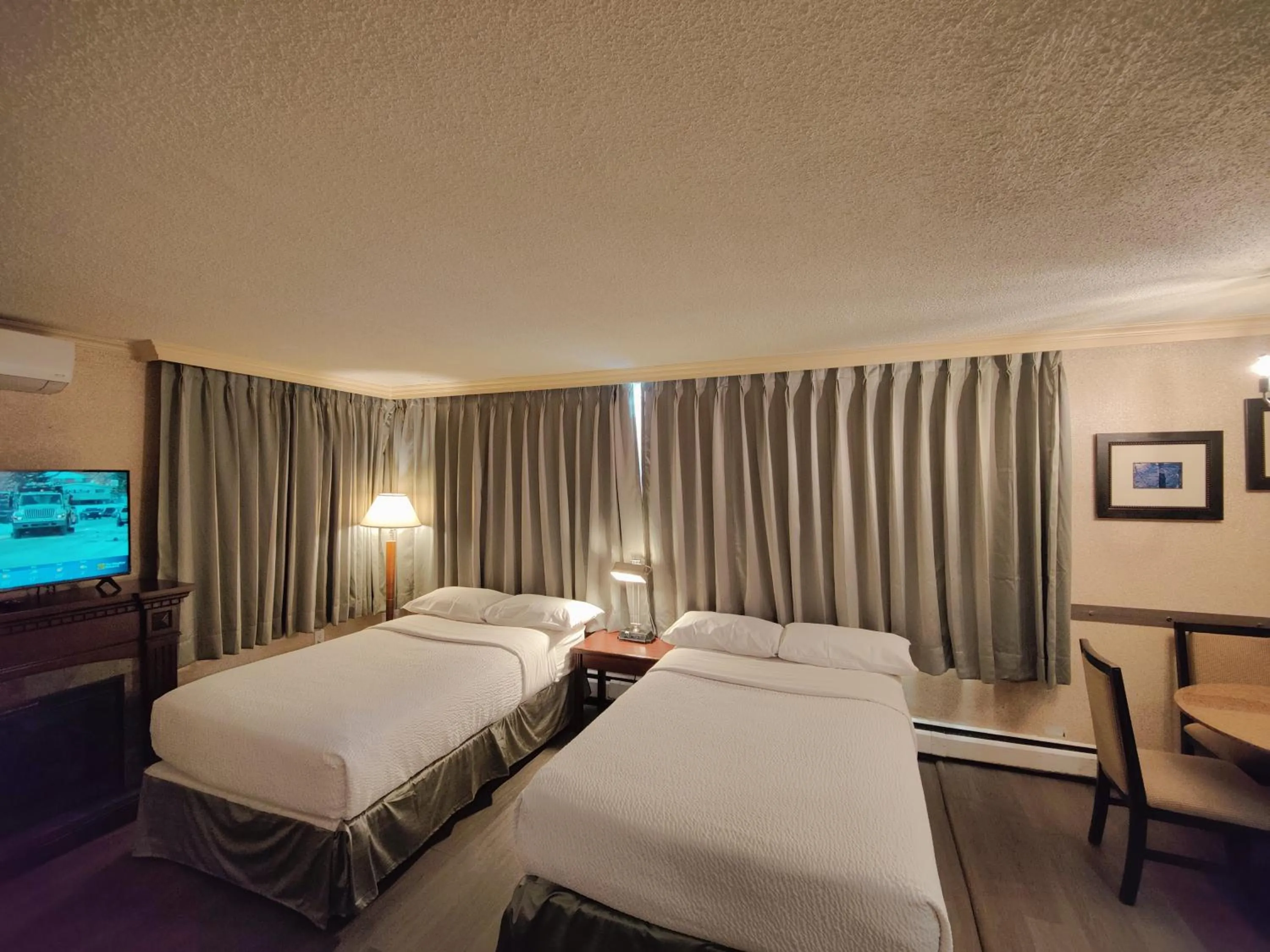 Bedroom, Bed in Divya Sutra Suites on Robson Downtown Vancouver