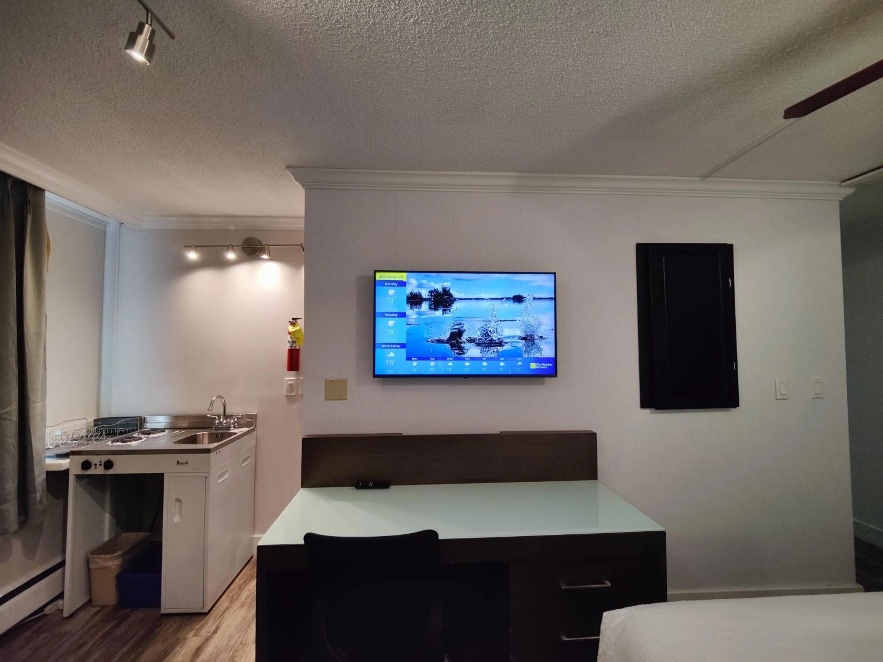 TV and multimedia in Divya Sutra Suites on Robson Downtown Vancouver