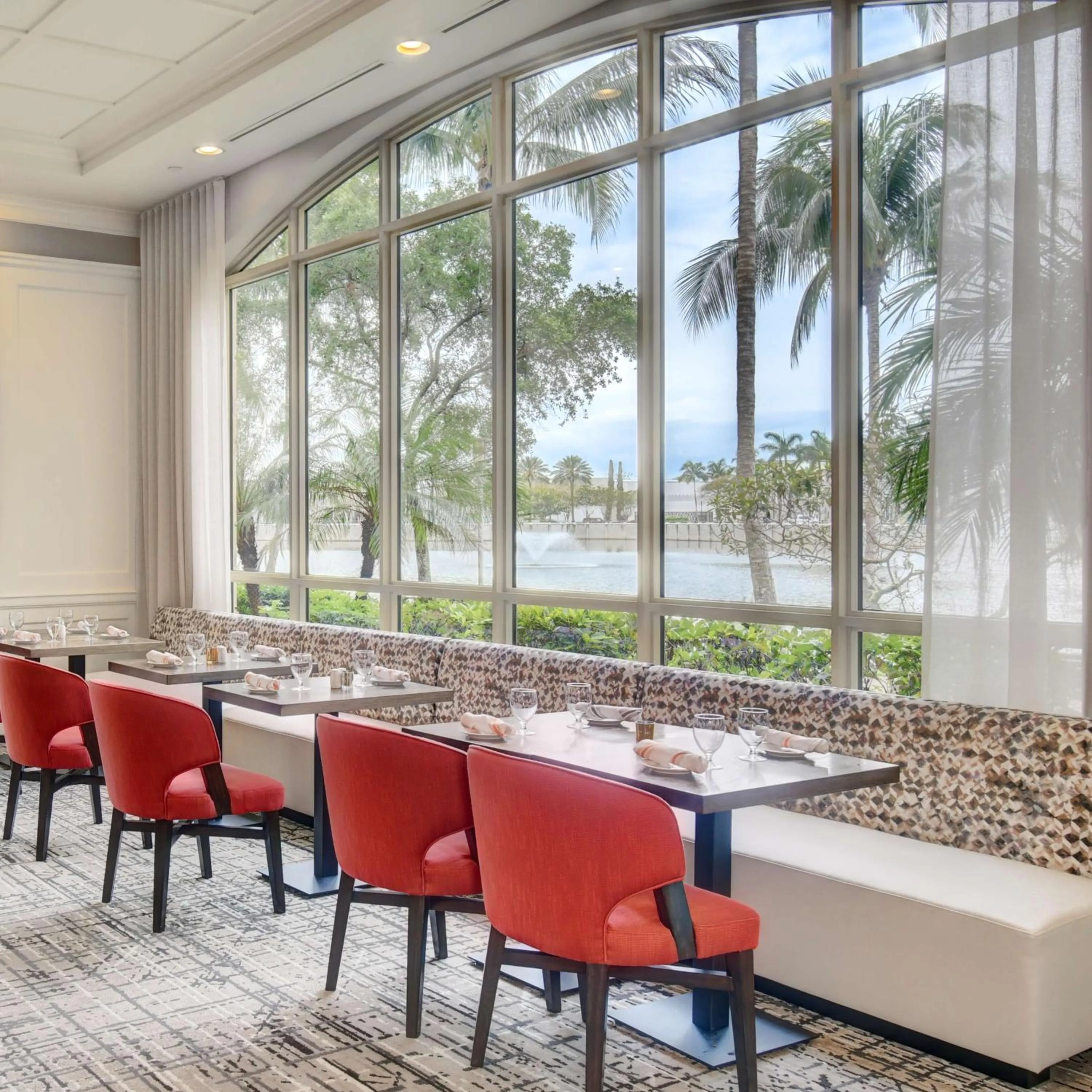 Restaurant/places to eat in Hilton Garden Inn Palm Beach Gardens