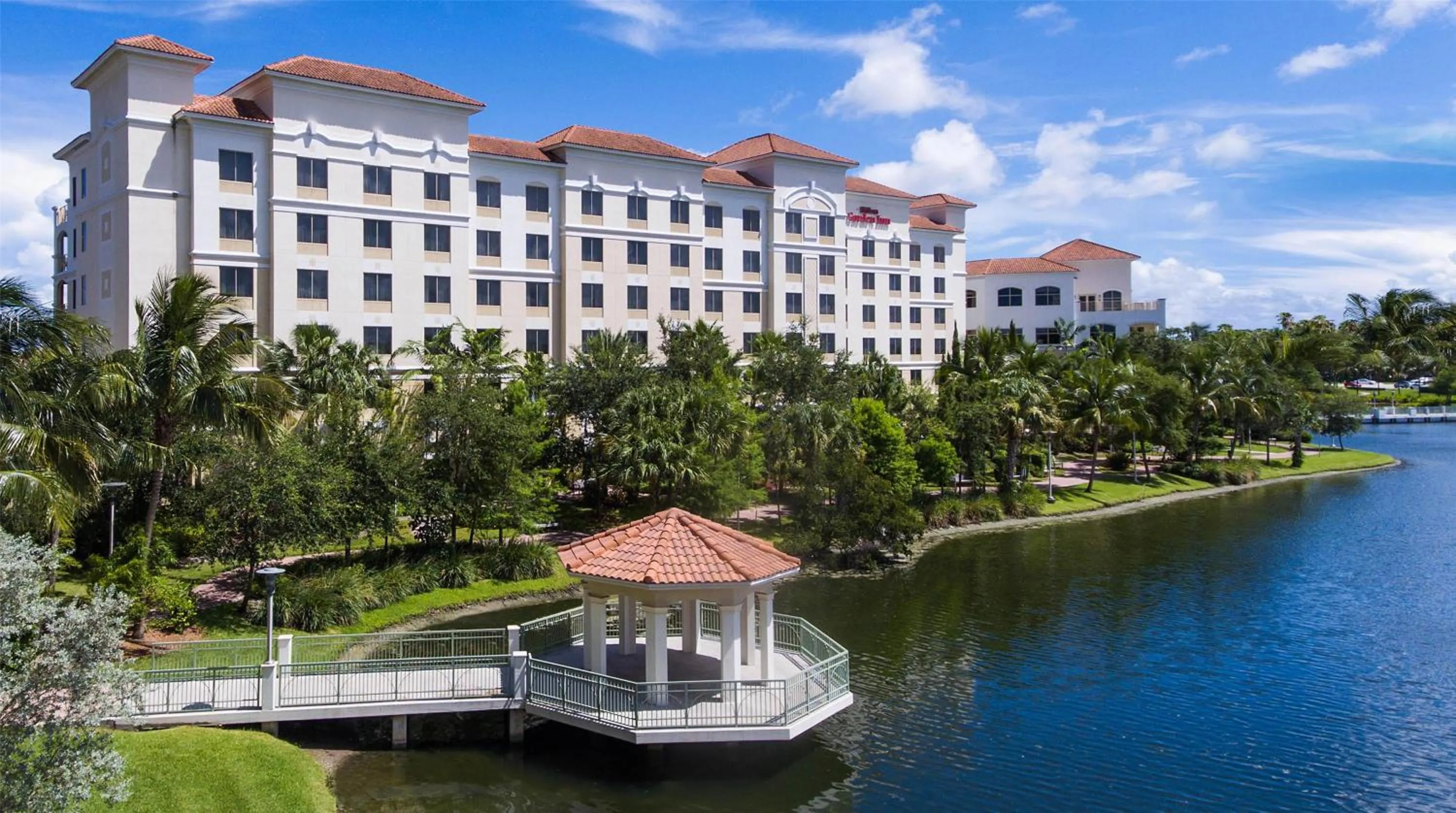 Property building in Hilton Garden Inn Palm Beach Gardens