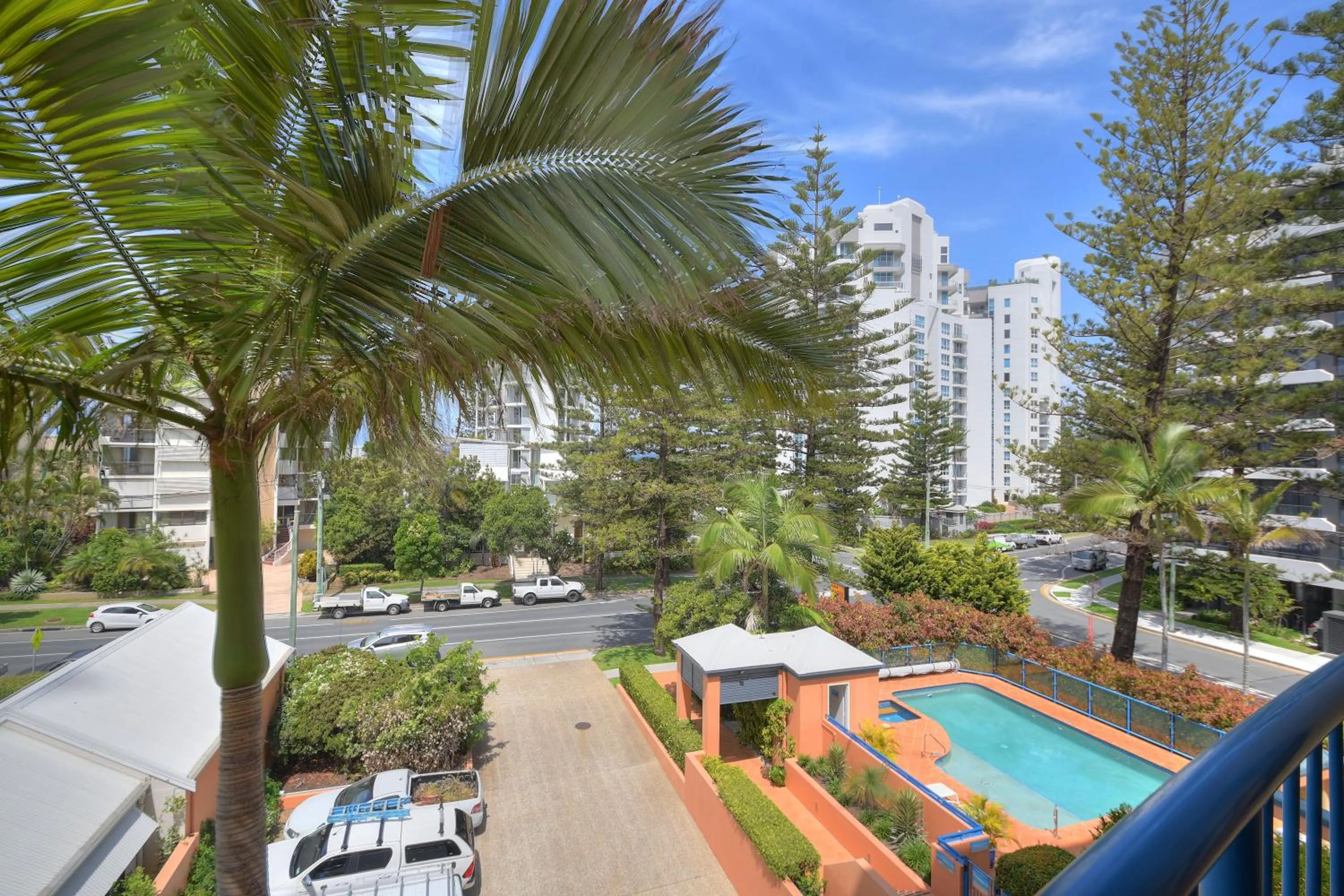 Pool view in San Mateo On Broadbeach