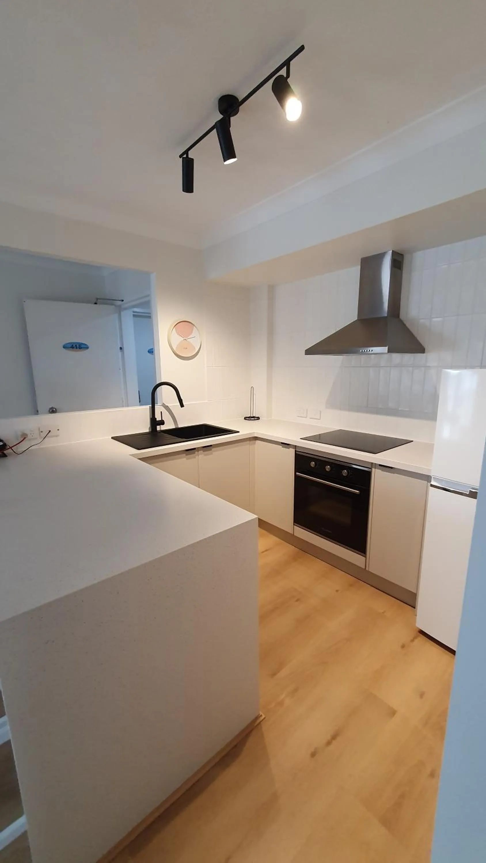 Kitchen or kitchenette in San Mateo On Broadbeach