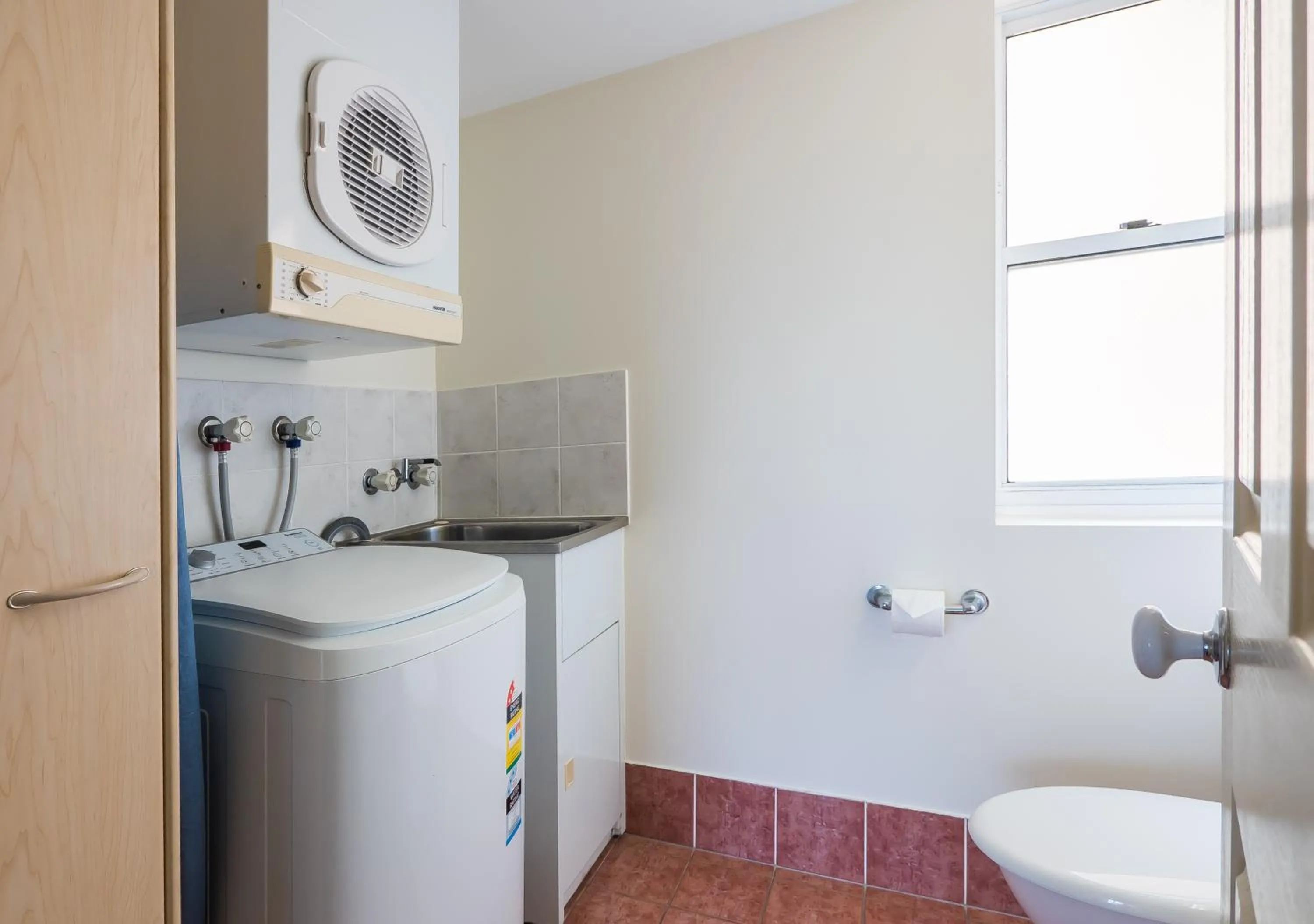 Toilet in San Mateo On Broadbeach