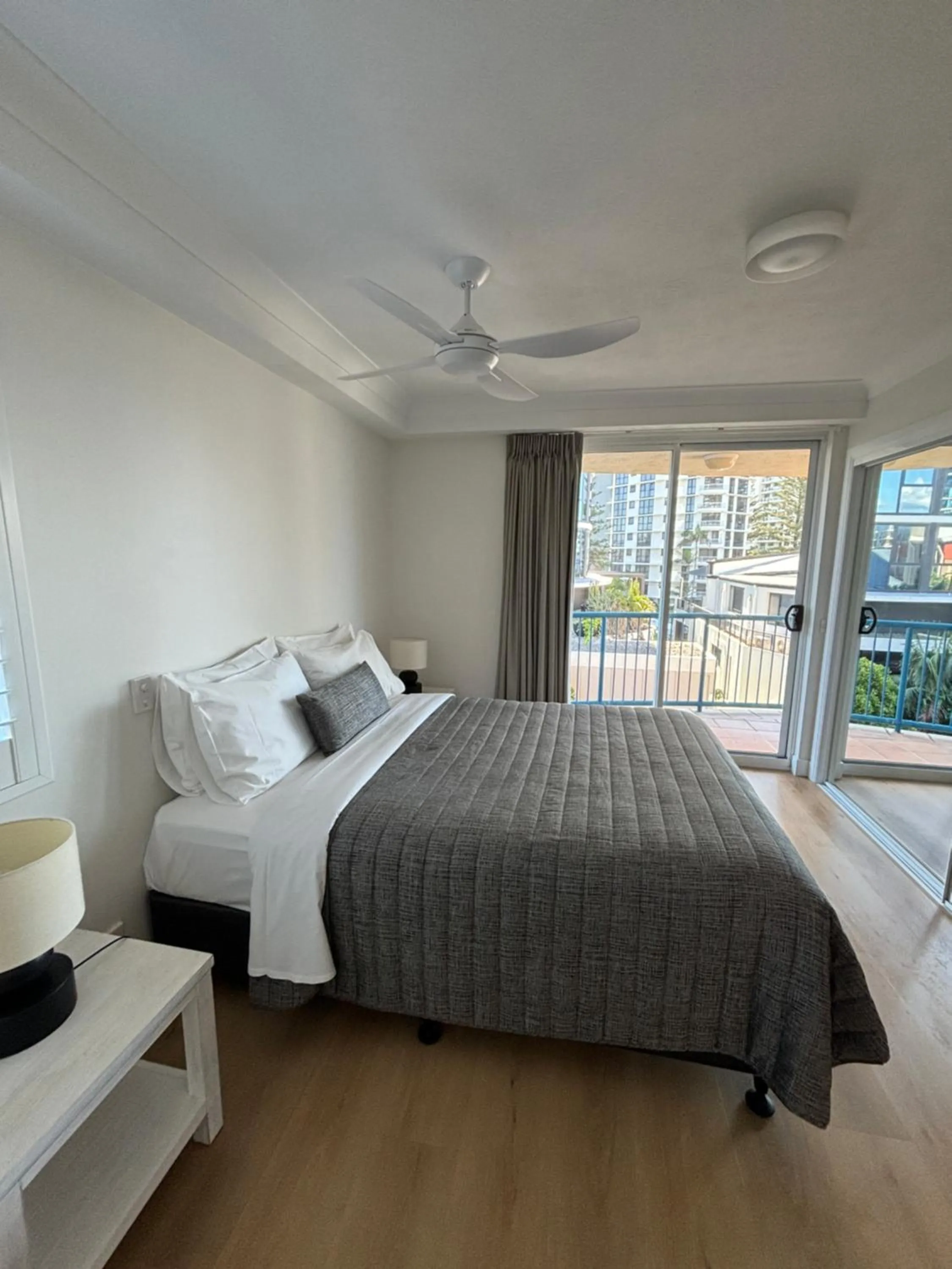 Bedroom, Bed in San Mateo On Broadbeach