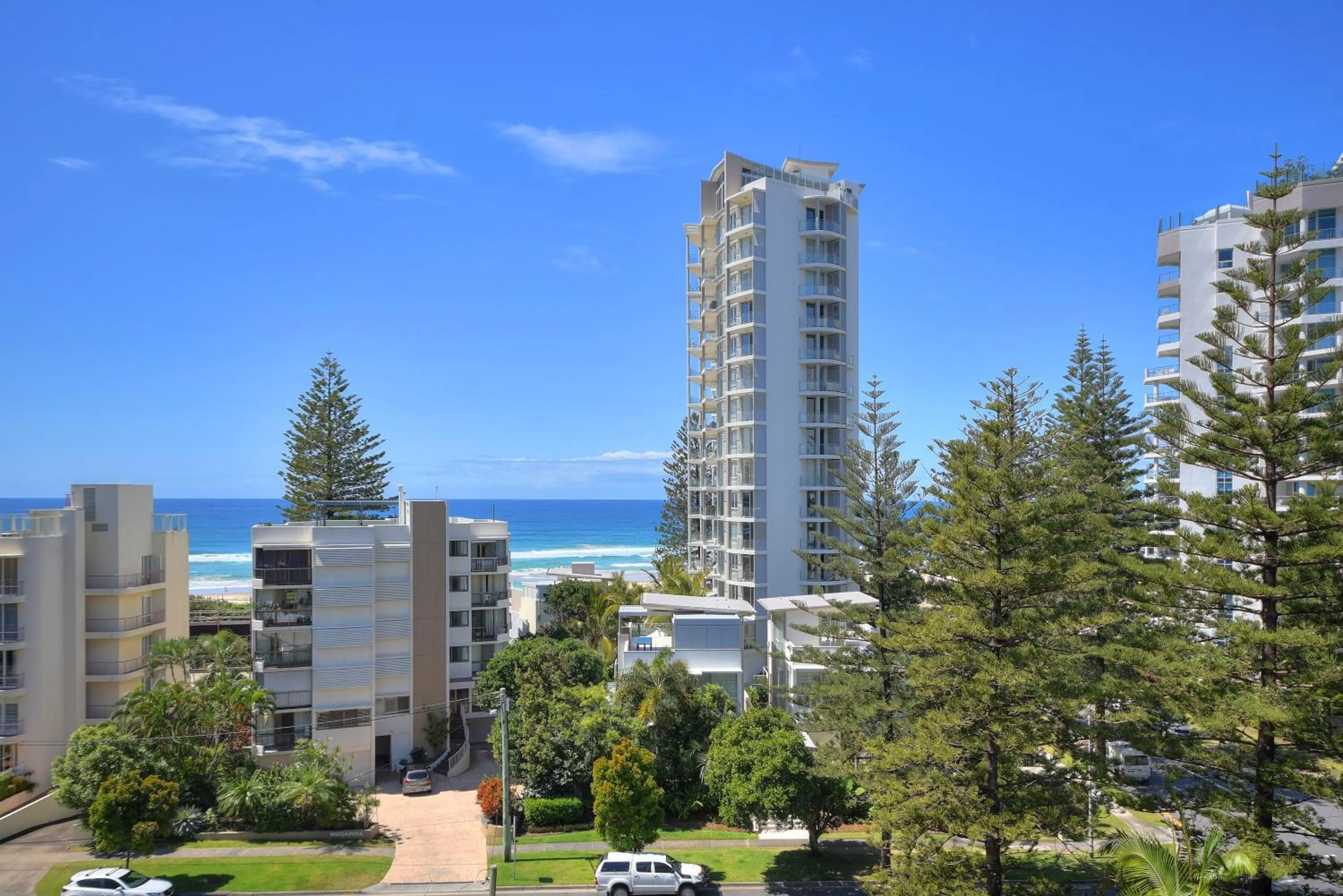 Garden view in San Mateo On Broadbeach