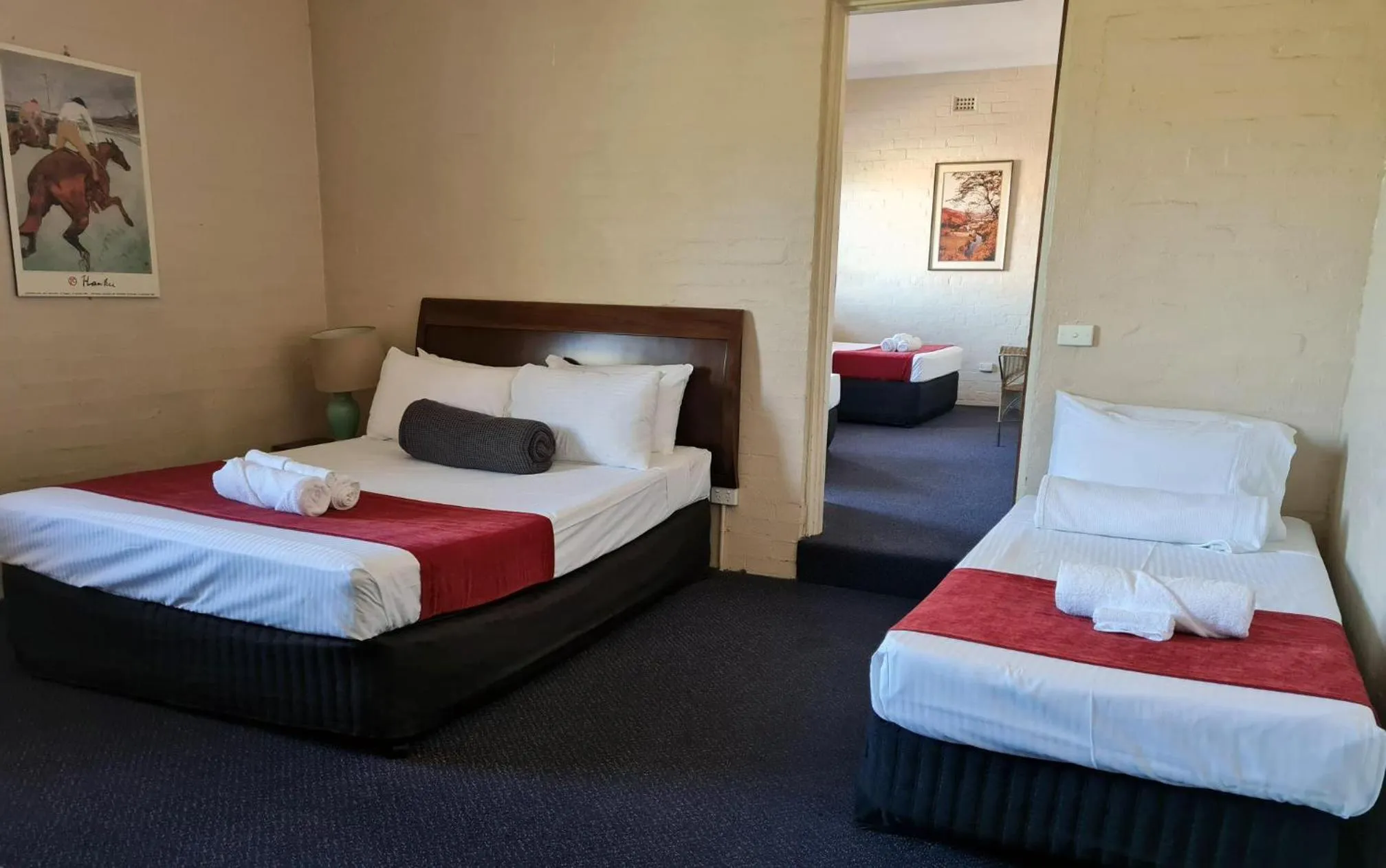 Bed in Seaton Arms Motor Inn