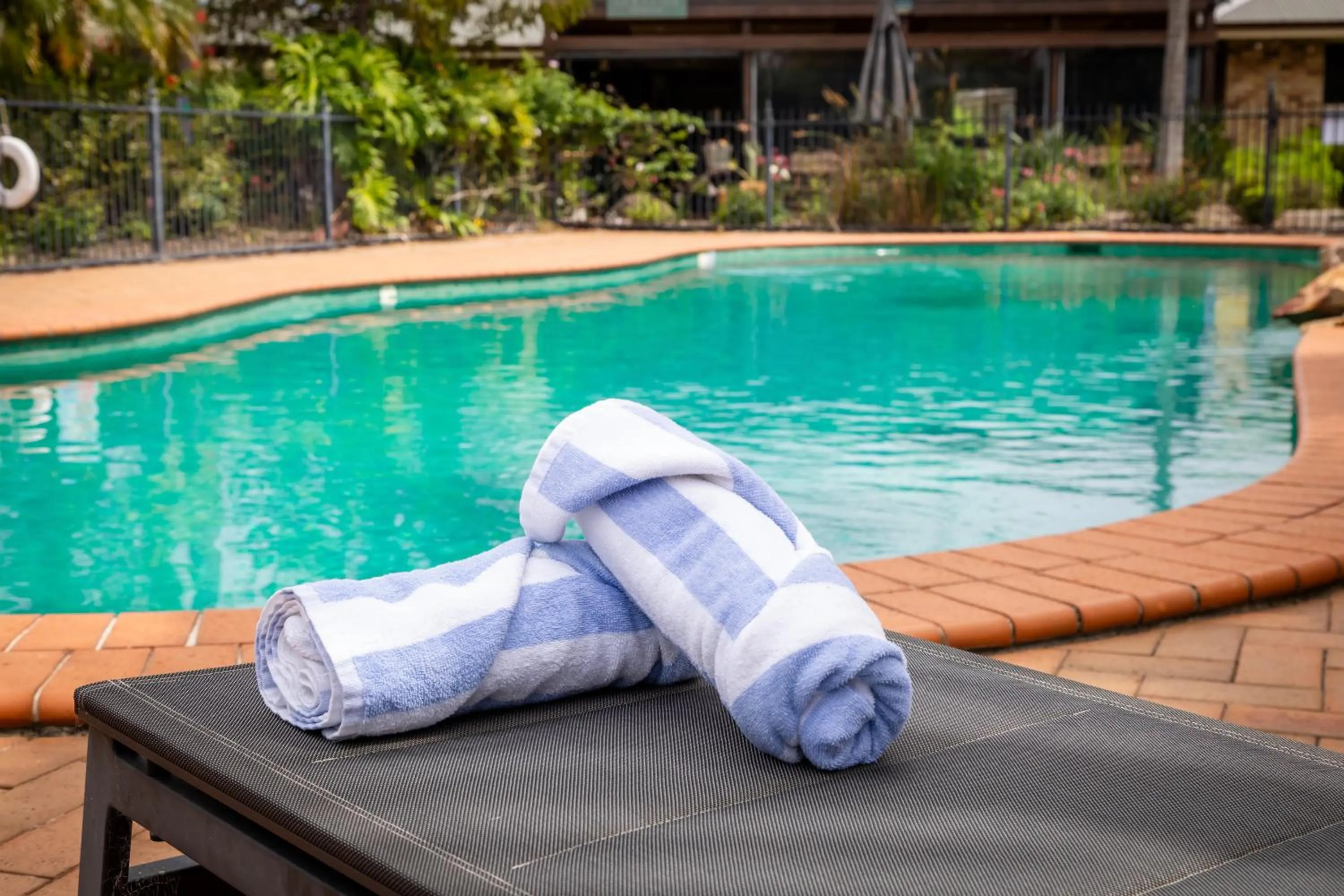 Swimming pool in Robyn's Nest Lakeside Resort
