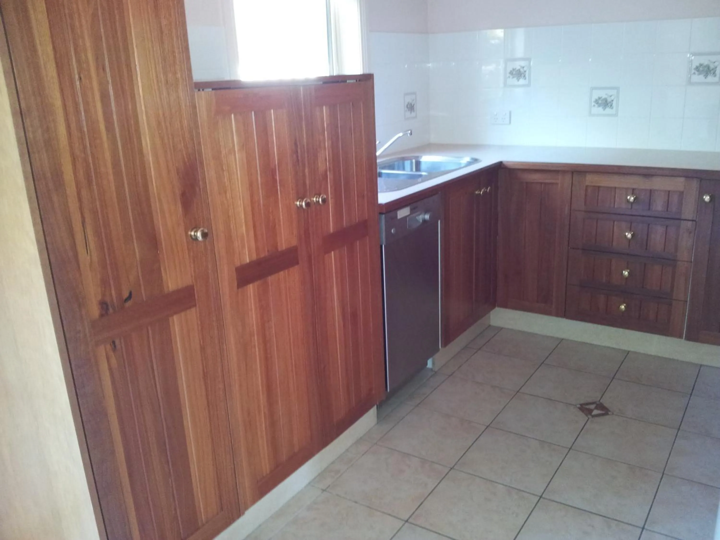 Kitchen or kitchenette in Robyn's Nest Lakeside Resort