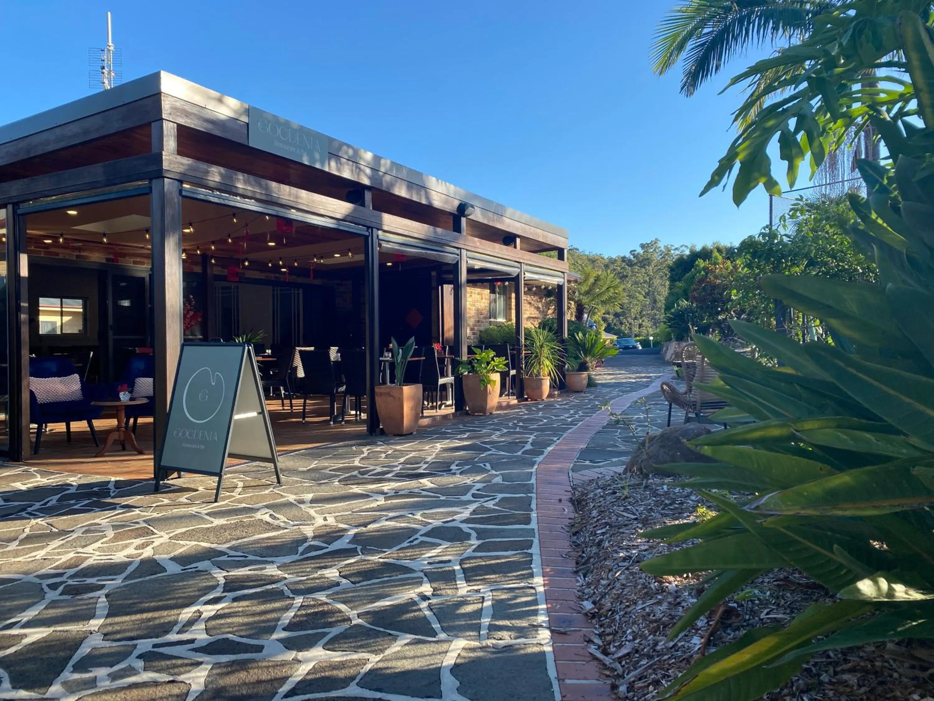 Restaurant/places to eat in Robyn's Nest Lakeside Resort