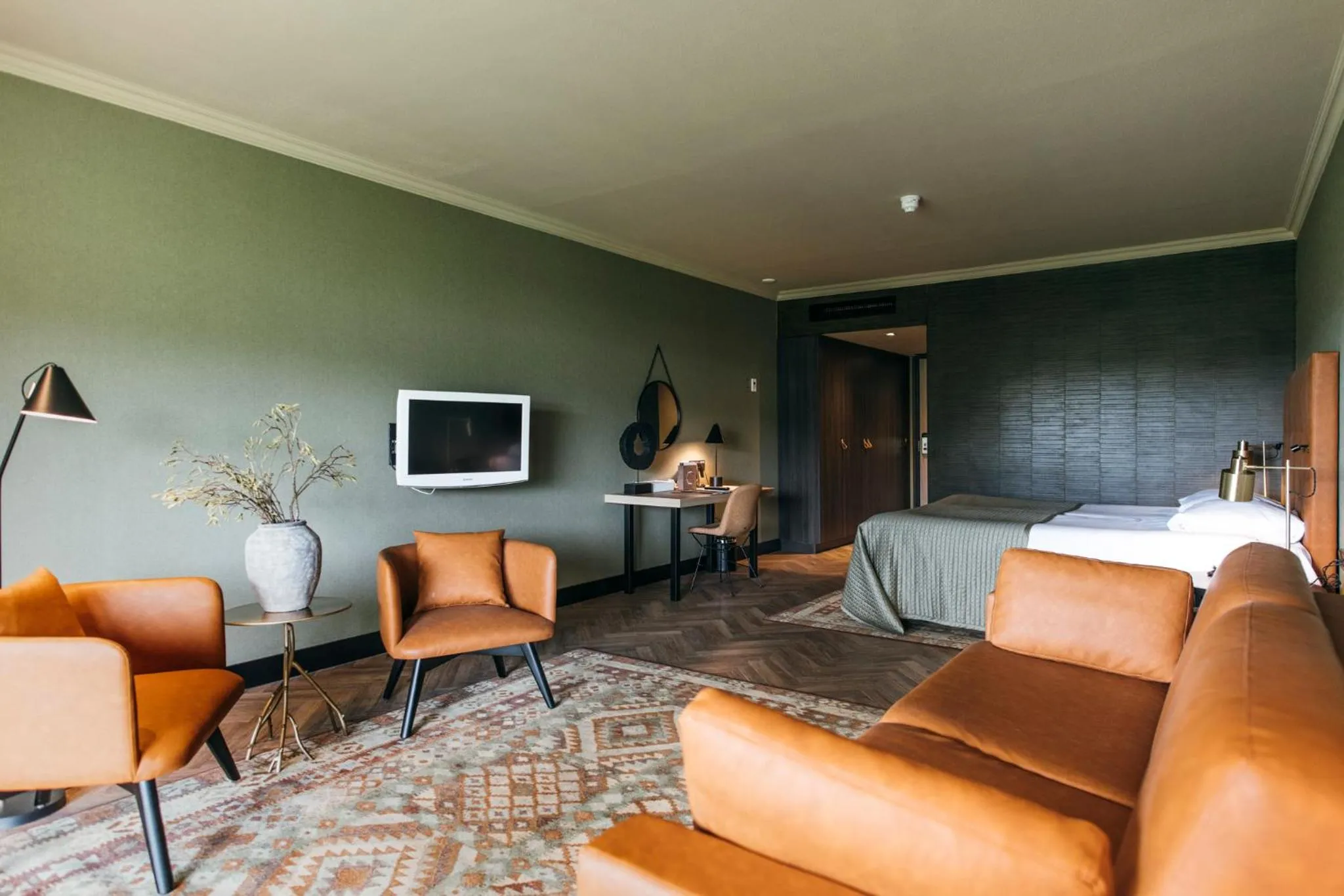 Photo of the whole room, Bed in Van der Valk Hotel Apeldoorn - de Cantharel