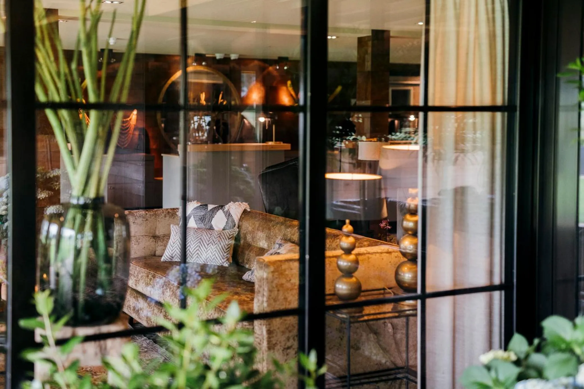 Lobby or reception in Van der Valk Hotel Apeldoorn - de Cantharel