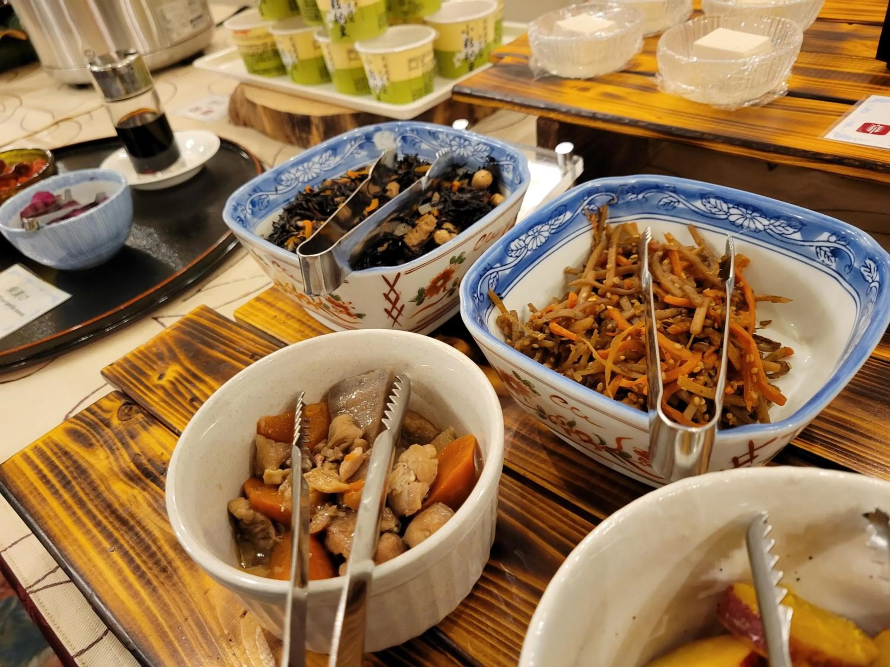 Restaurant/places to eat in Hotel Osaka Castle