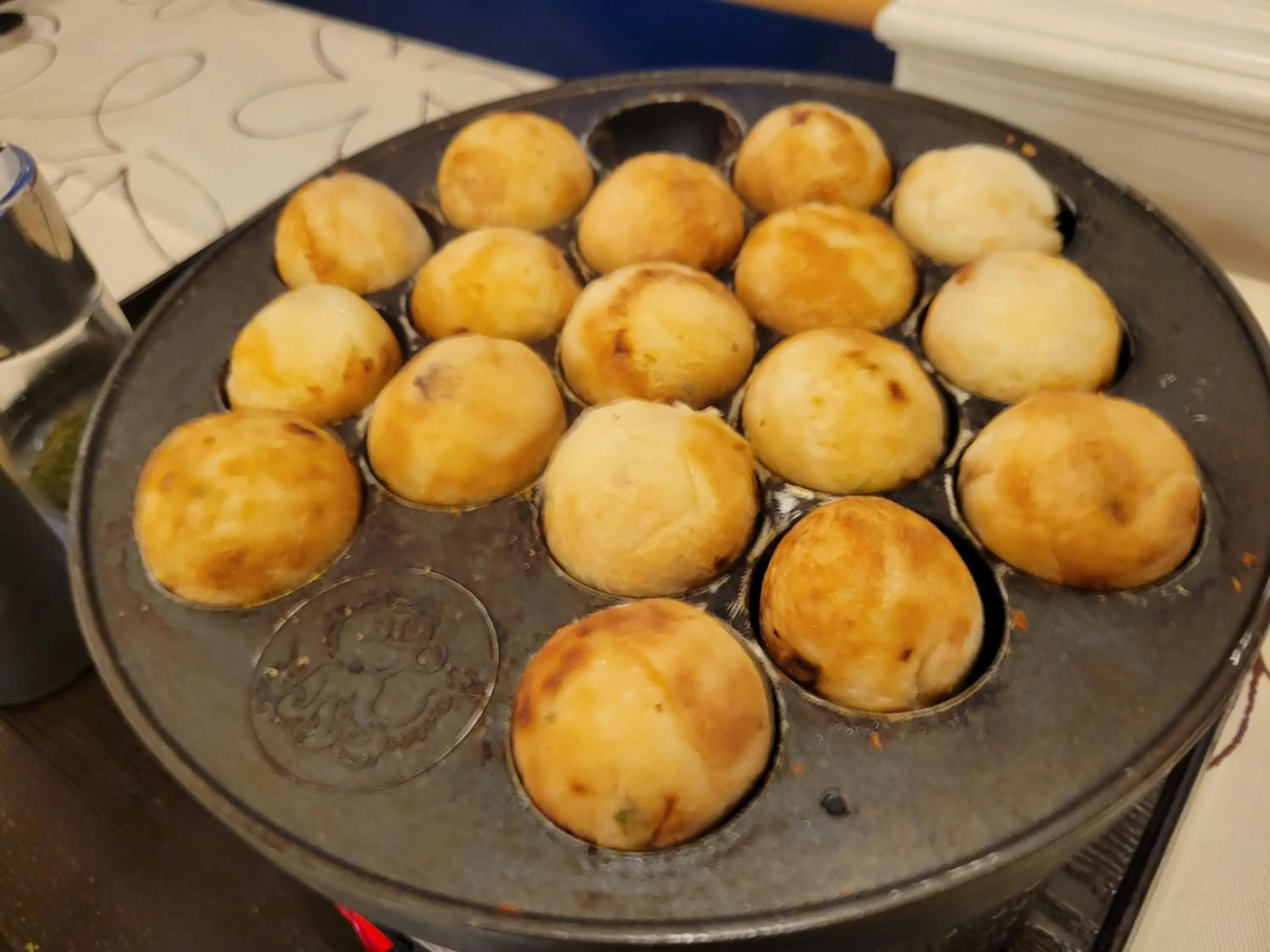 Restaurant/places to eat in Hotel Osaka Castle