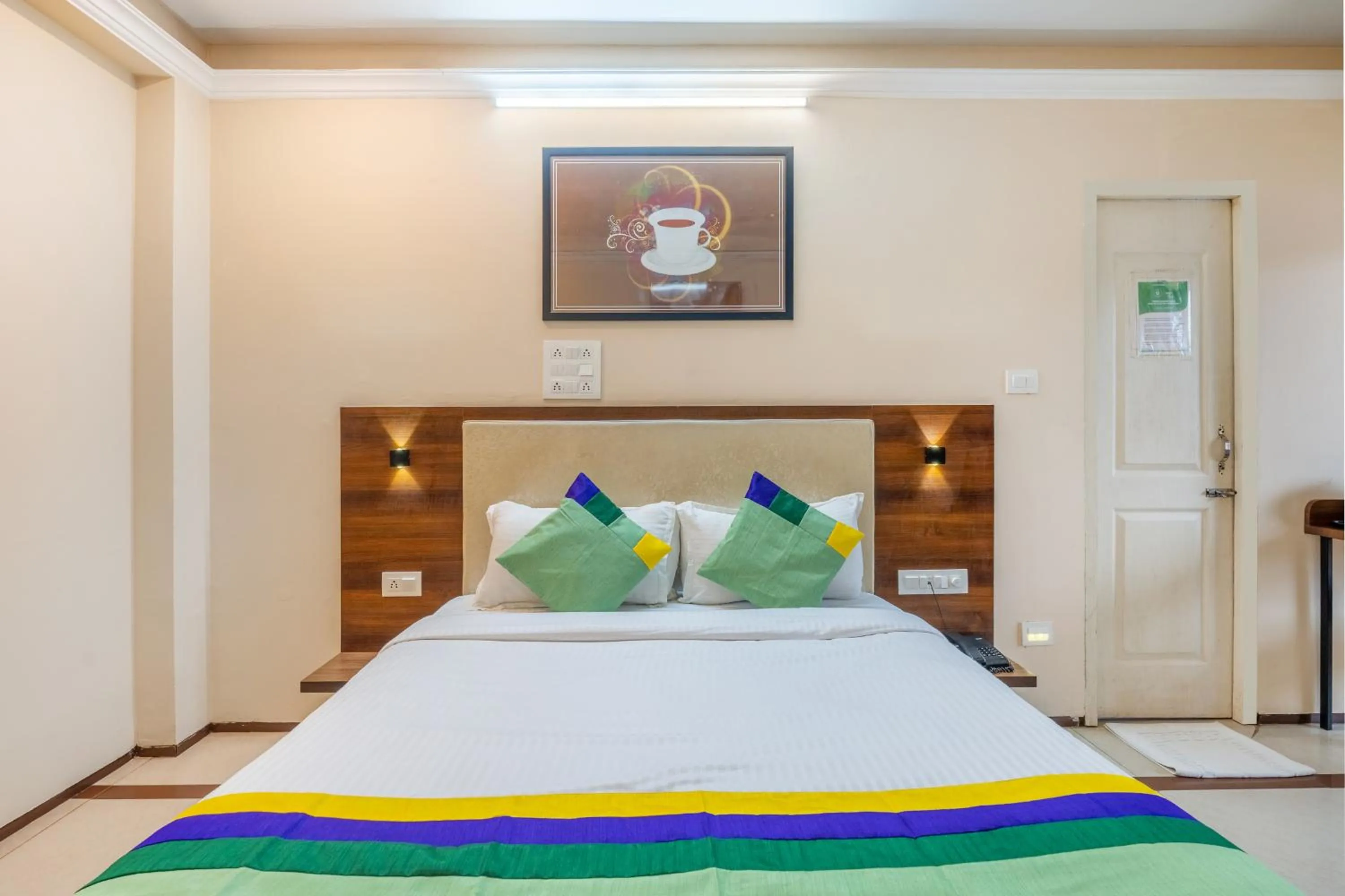 Bedroom, Bed in Treebo Sunheads