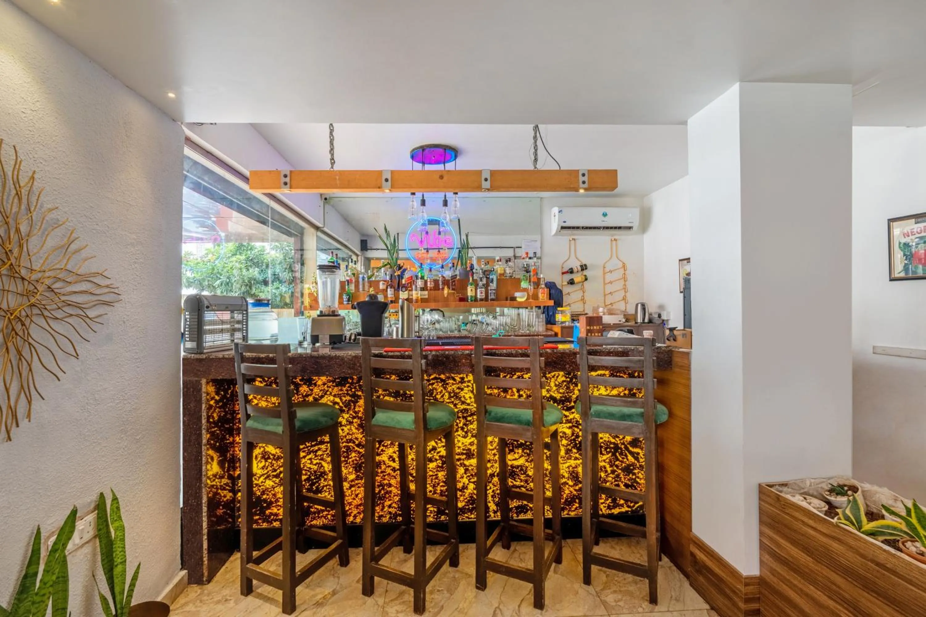 Lounge or bar in Treebo Sunheads