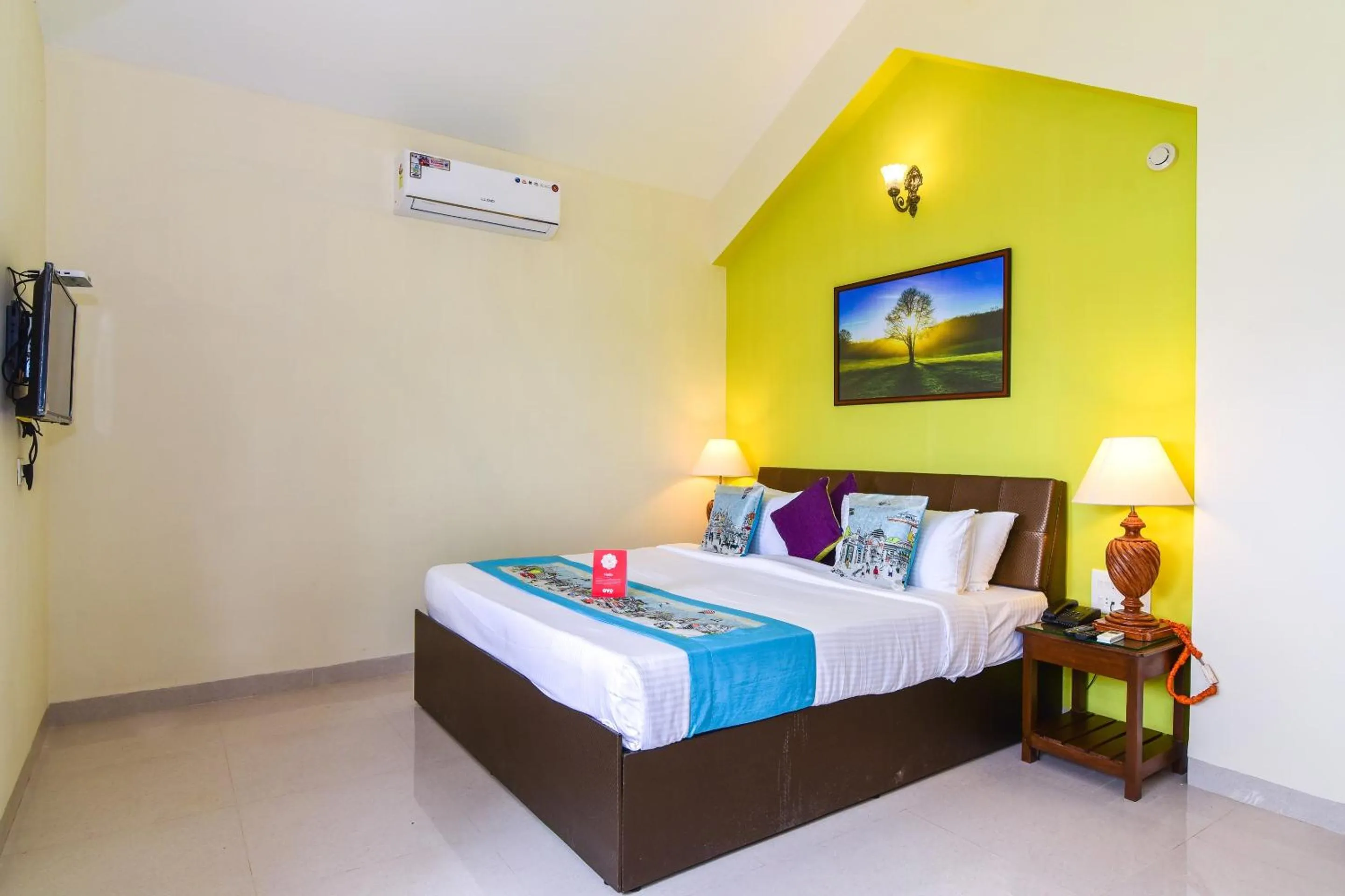 Bedroom, Bed in Meadow View Resort