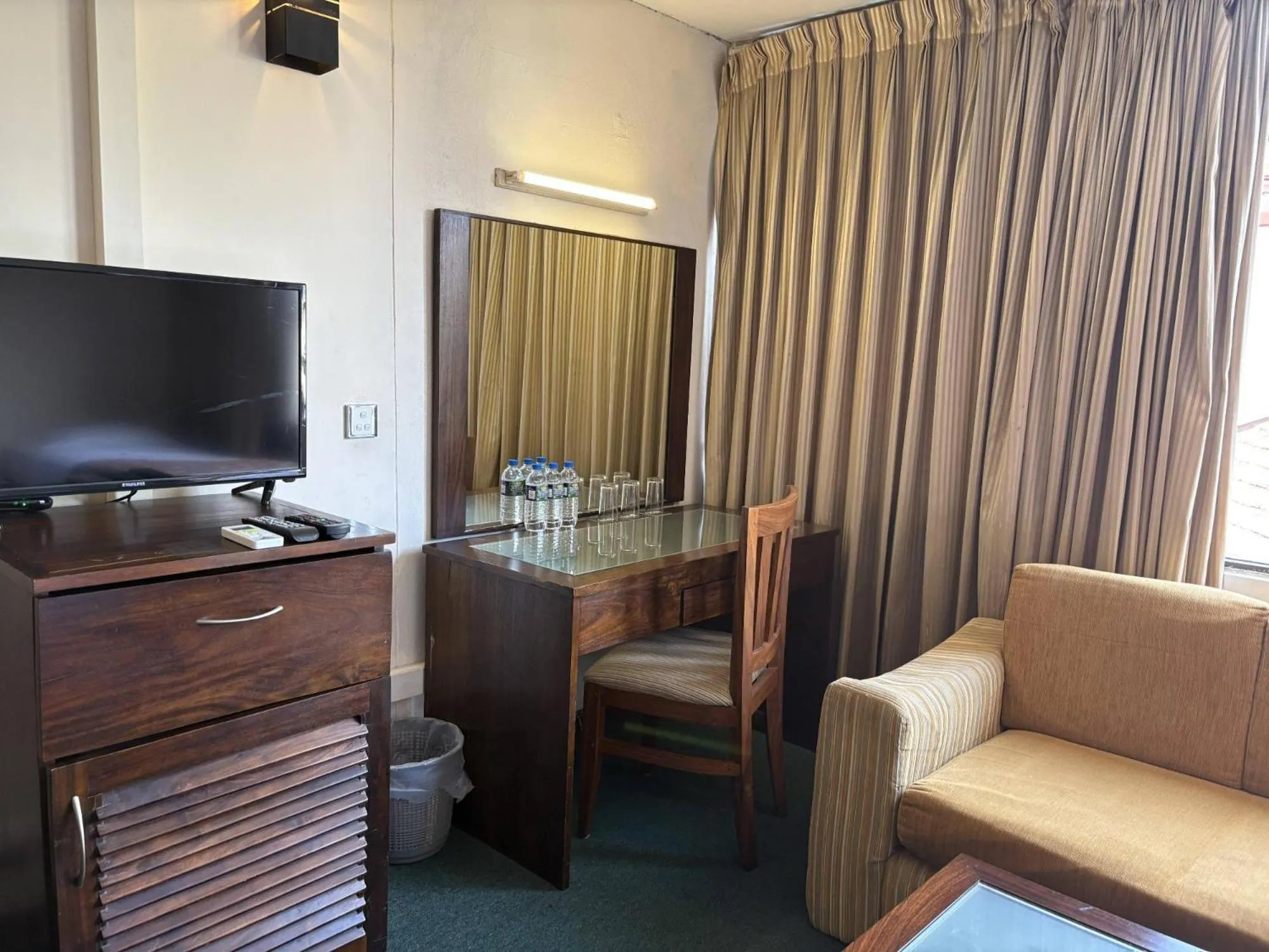 TV and multimedia in Hotel Janaki