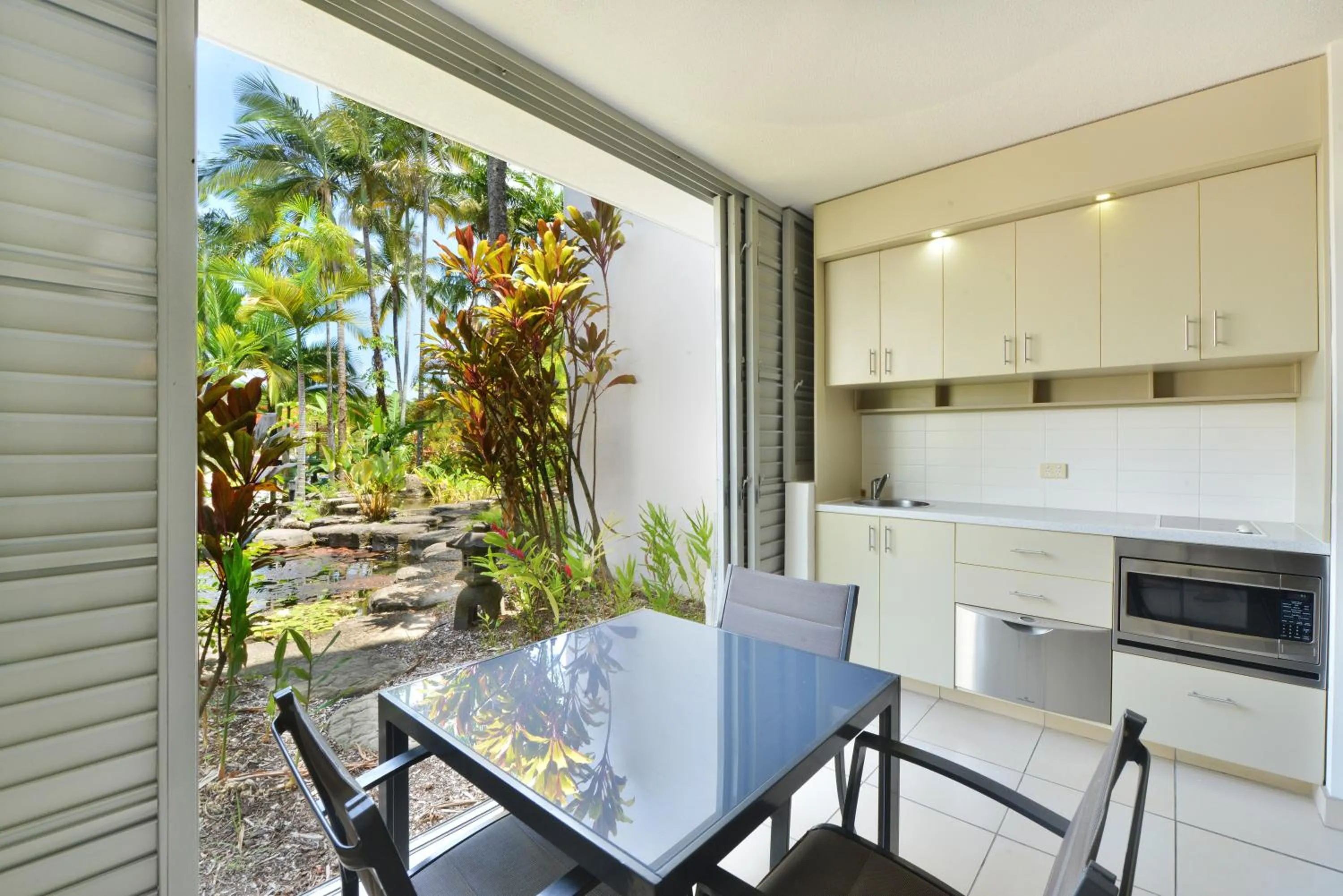 Kitchen or kitchenette in Club Tropical Resort - Official Onsite Reception & Check In