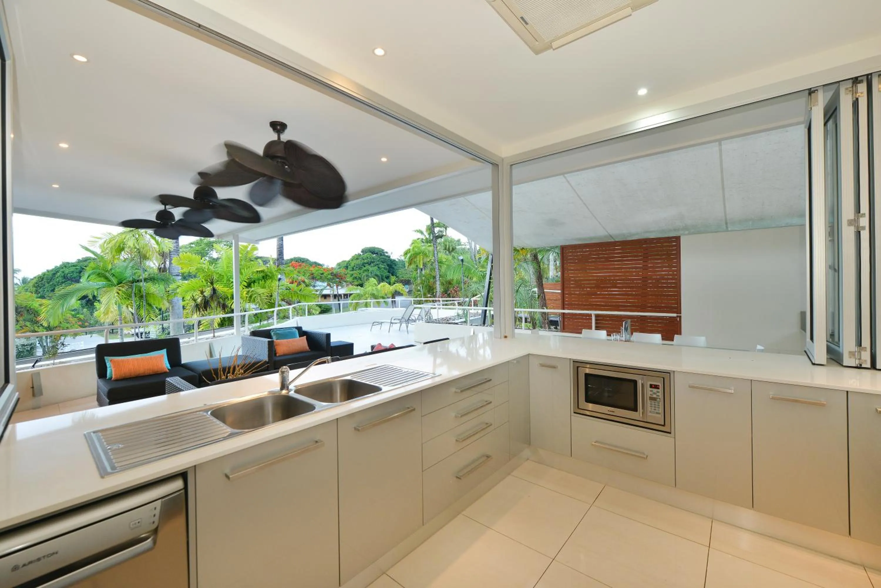 Kitchen or kitchenette in Club Tropical Resort - Official Onsite Reception & Check In