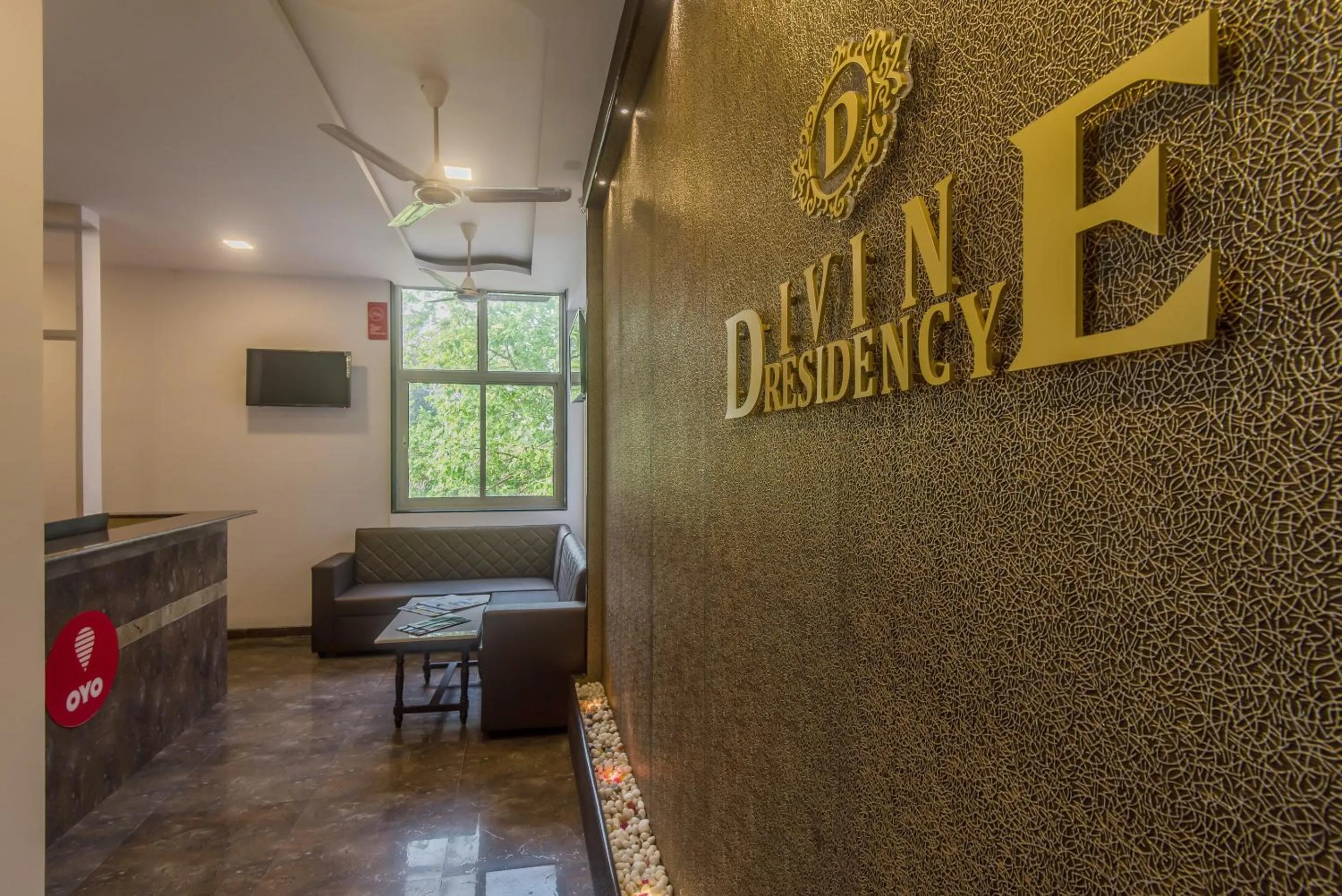 Lobby or reception in Hotel O Divine Residency Near Phoenix Marketcity