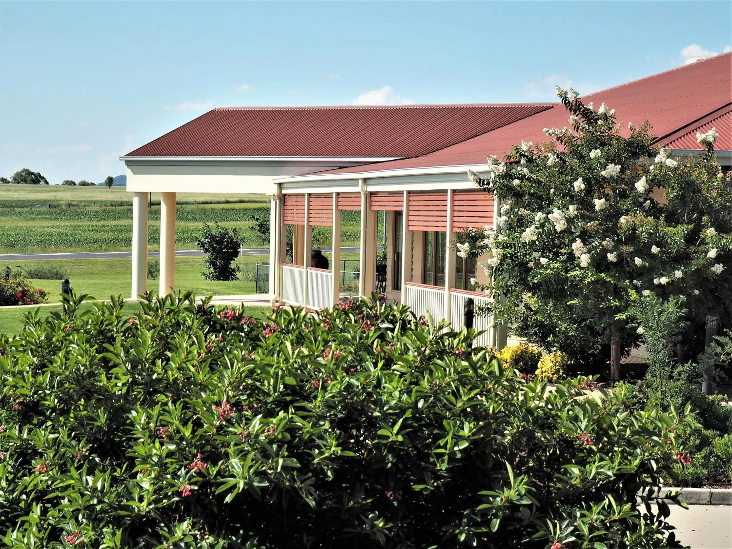 Property building in Pittsworth Motor Inn