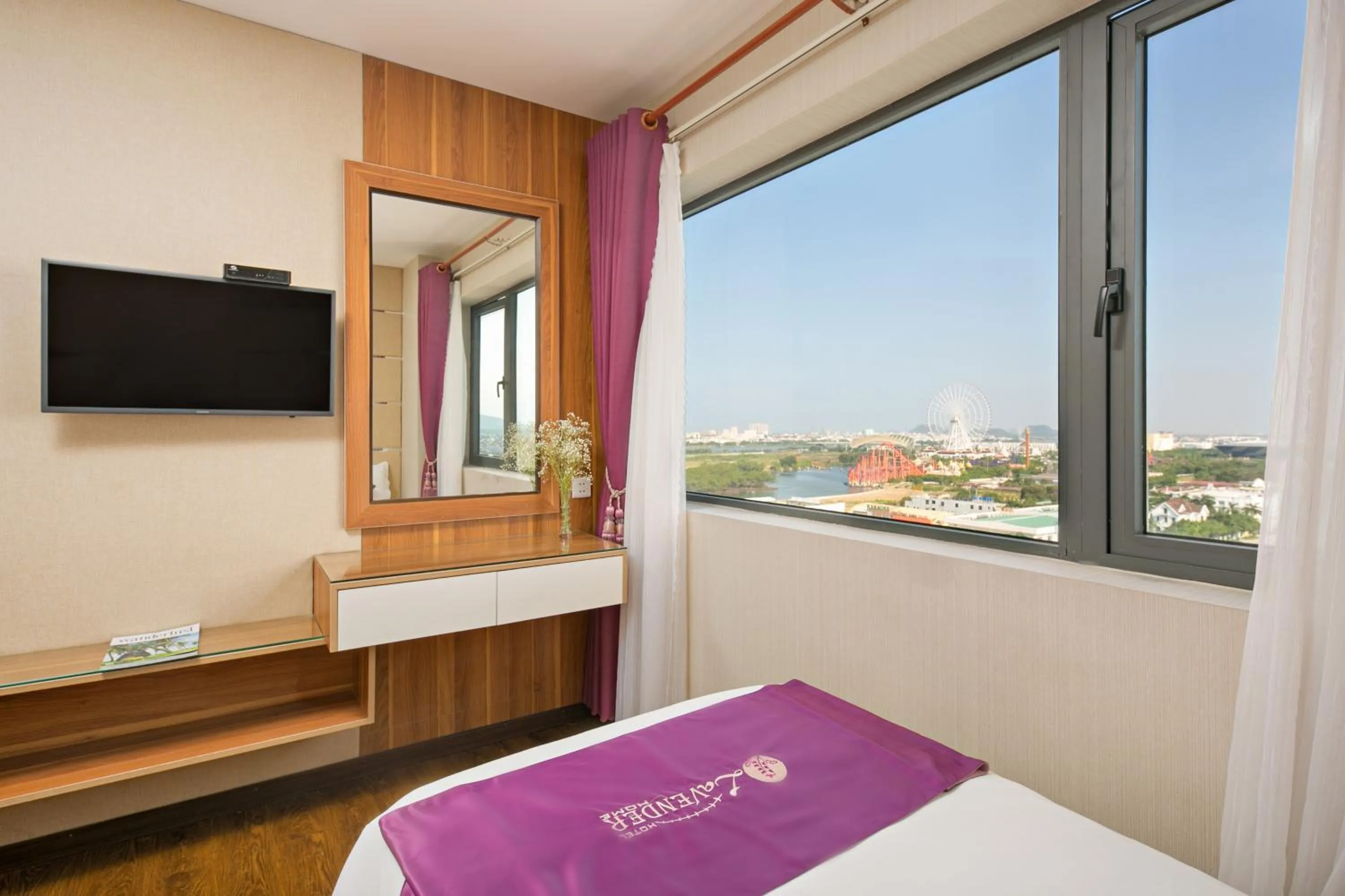 TV and multimedia, Bed in Lavender Riverside Hotel