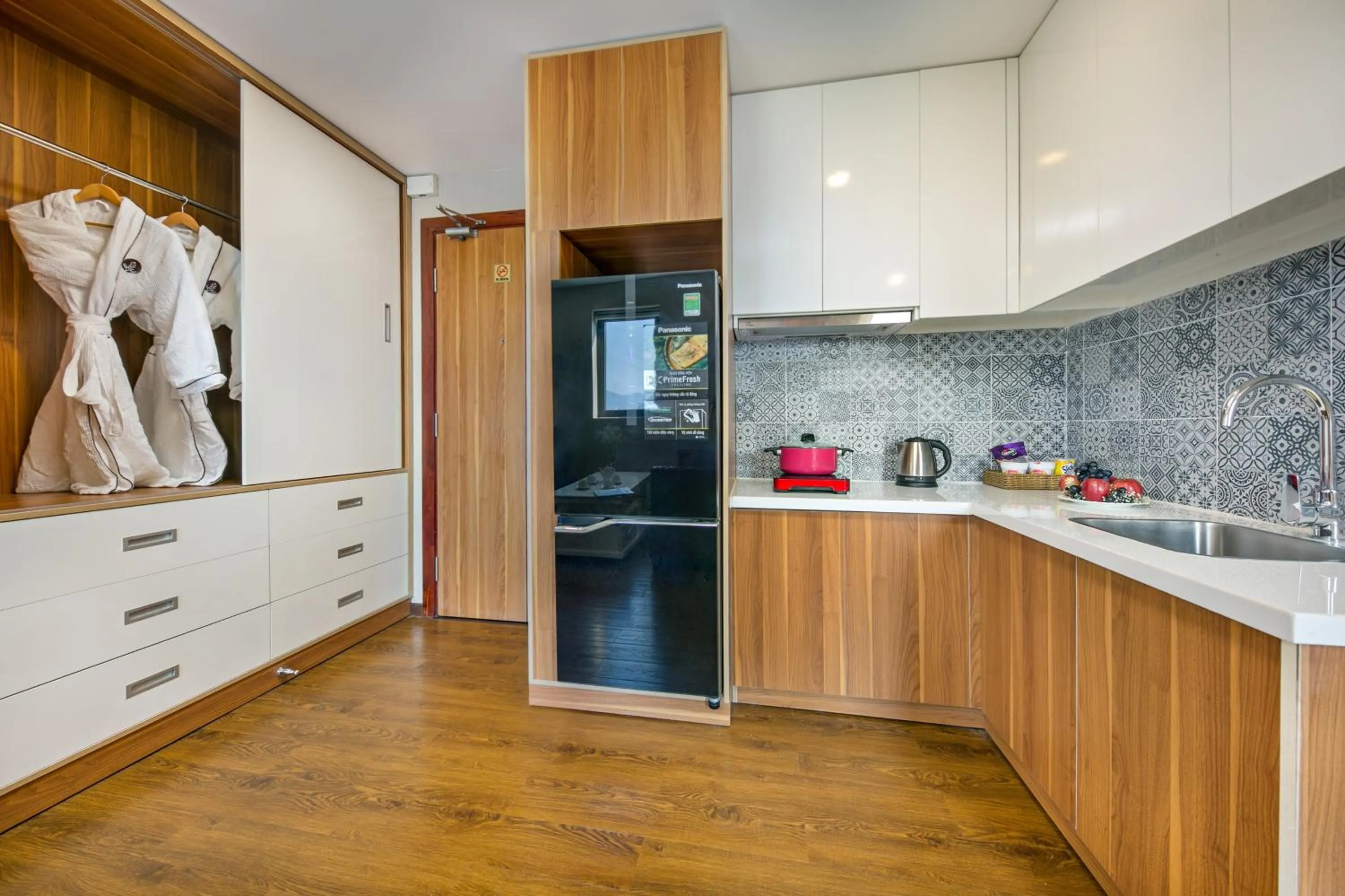 Coffee/tea facilities in Lavender Riverside Hotel