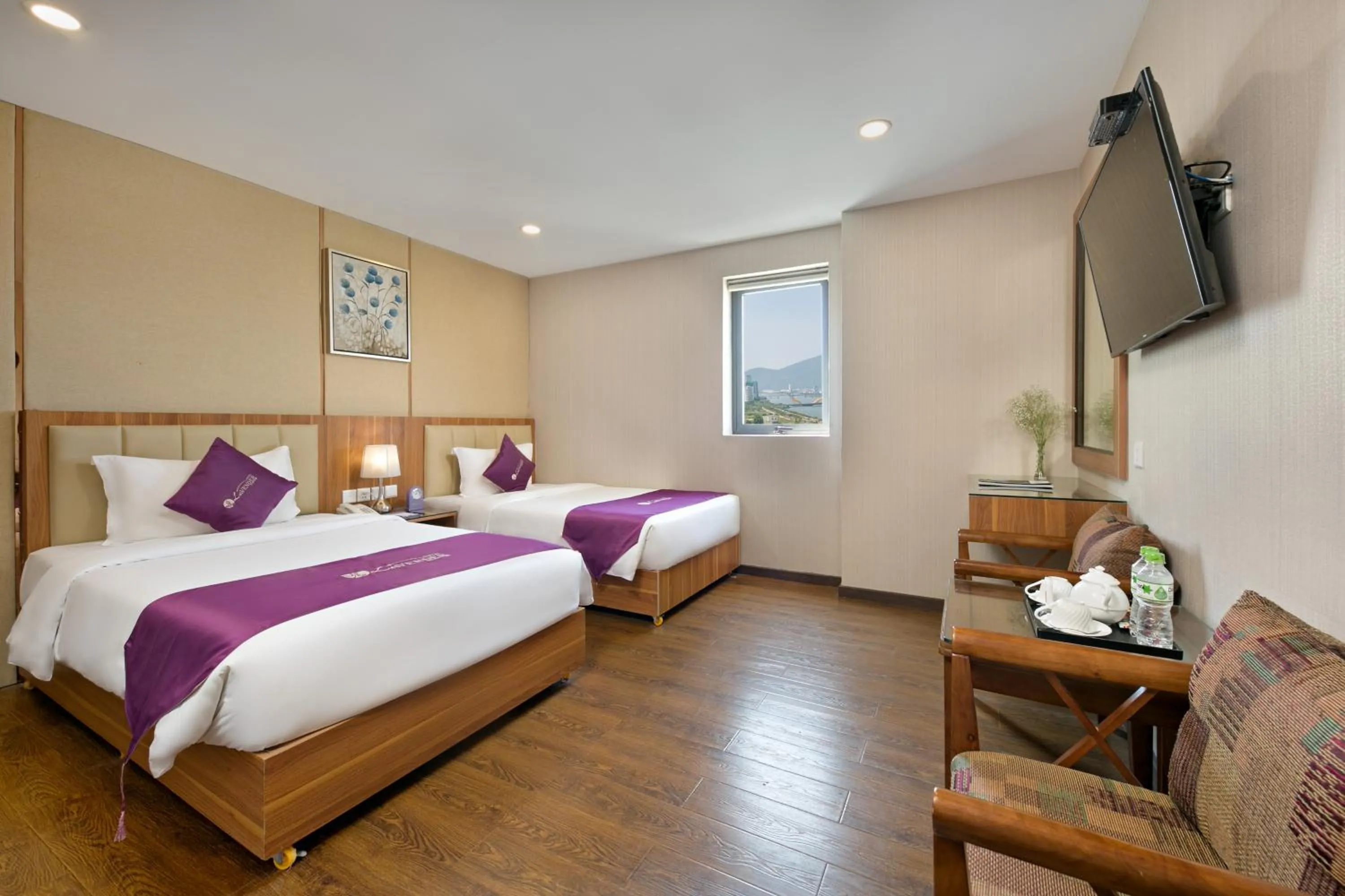 Photo of the whole room, Bed in Lavender Riverside Hotel