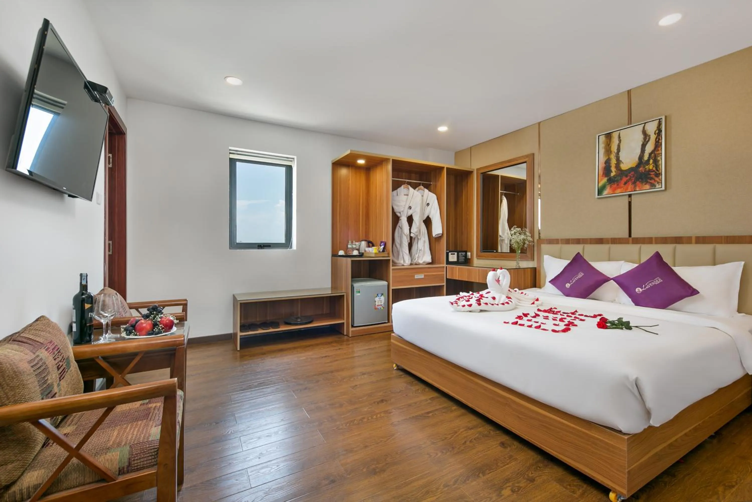 Photo of the whole room, Bed in Lavender Riverside Hotel