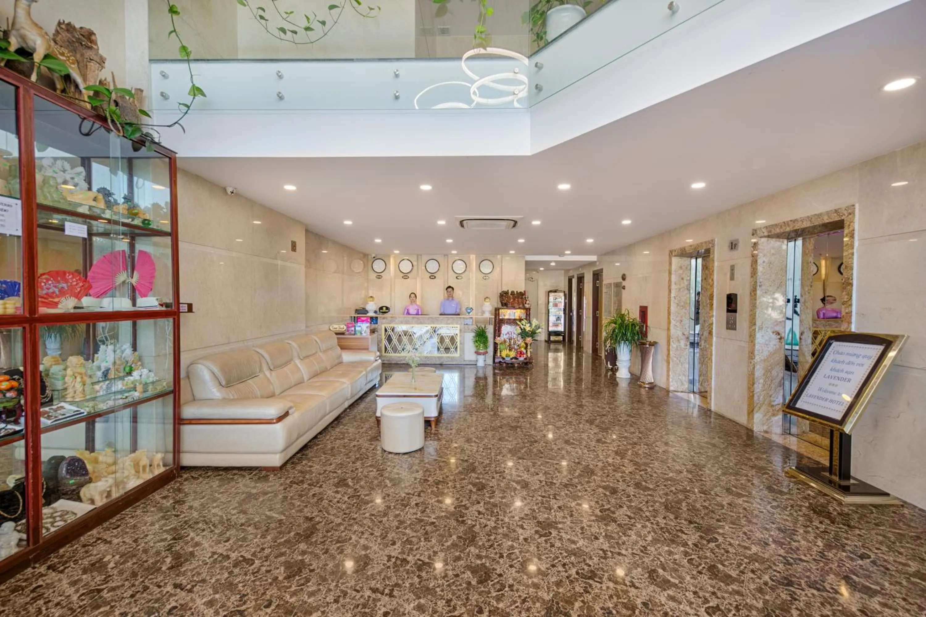 On-site shops in Lavender Riverside Hotel