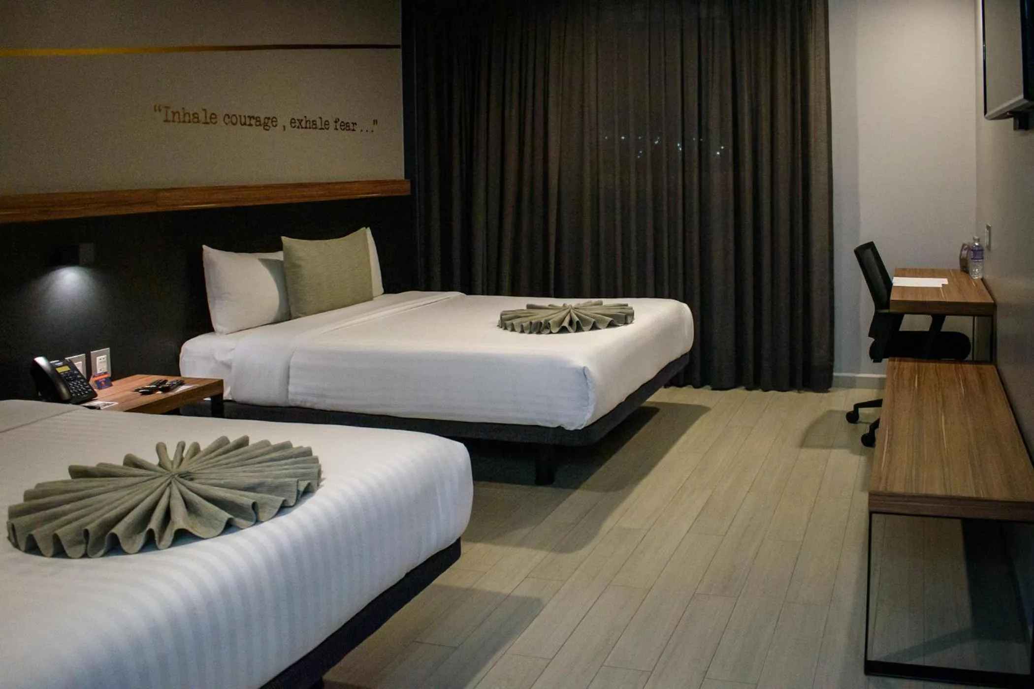 Photo of the whole room, Bed in Bedford Hotel