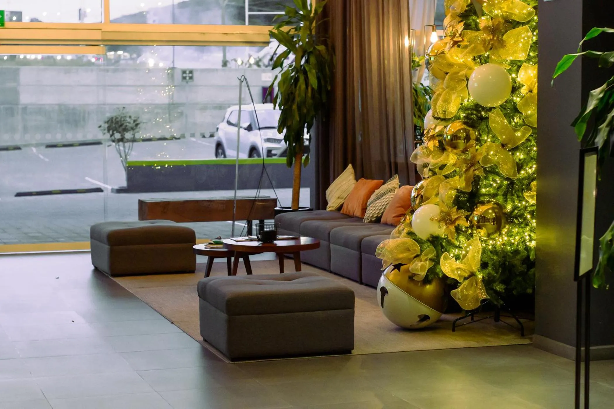 Living room in Bedford Hotel