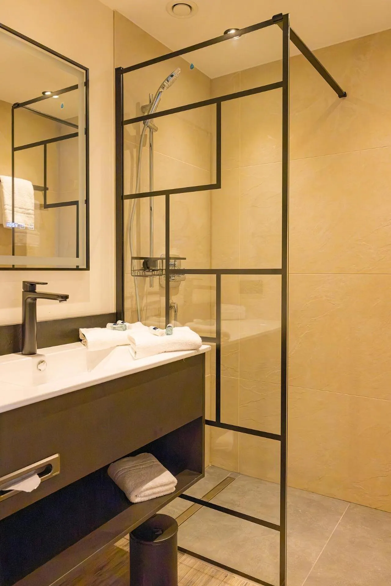 Shower in Hotel Schloss Lehen