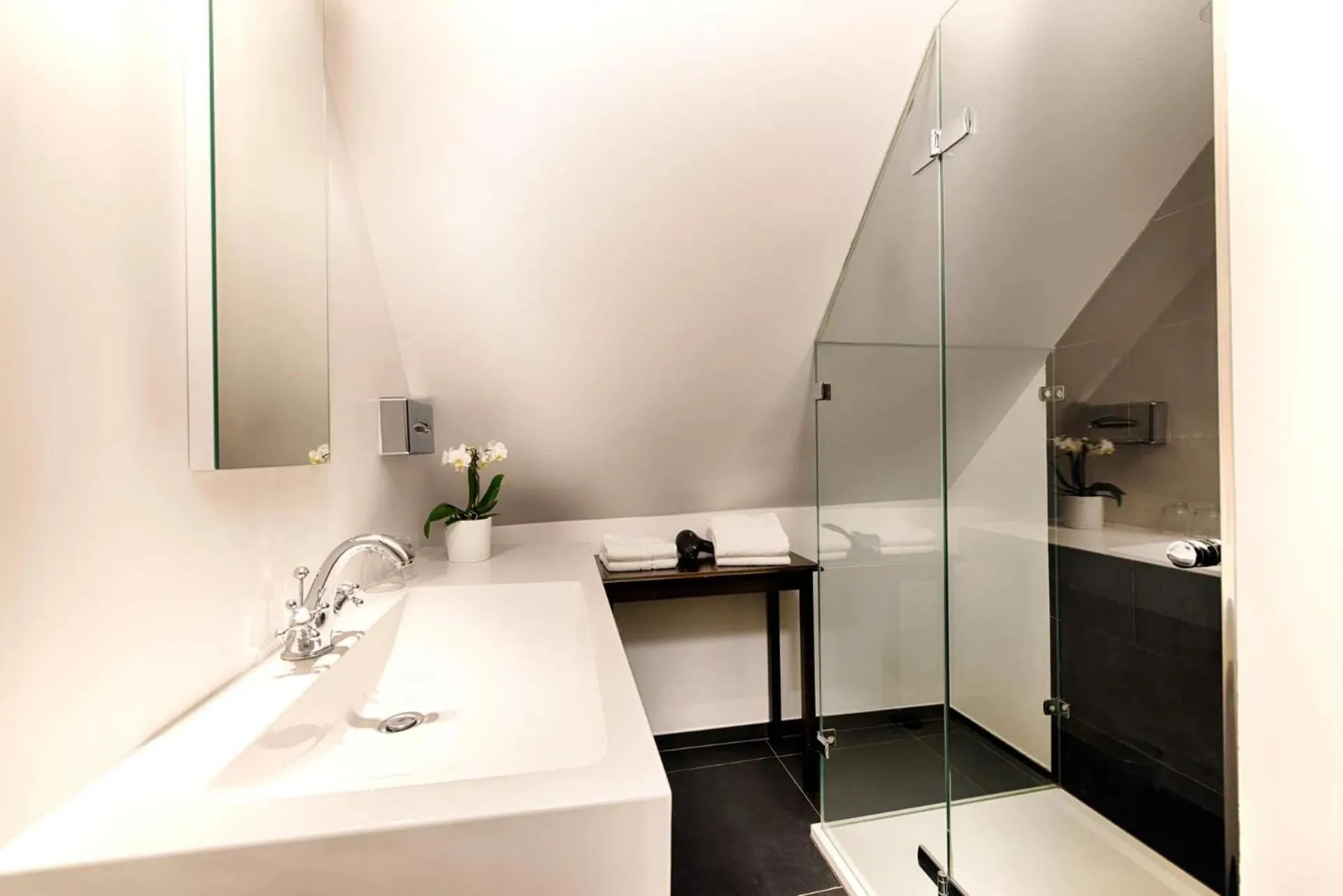 Bathroom in Hotel Schloss Lehen