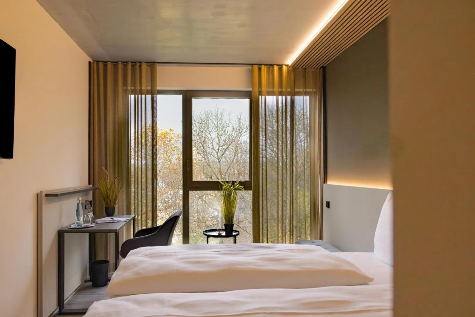 Photo of the whole room, Bed in Hotel Schloss Lehen