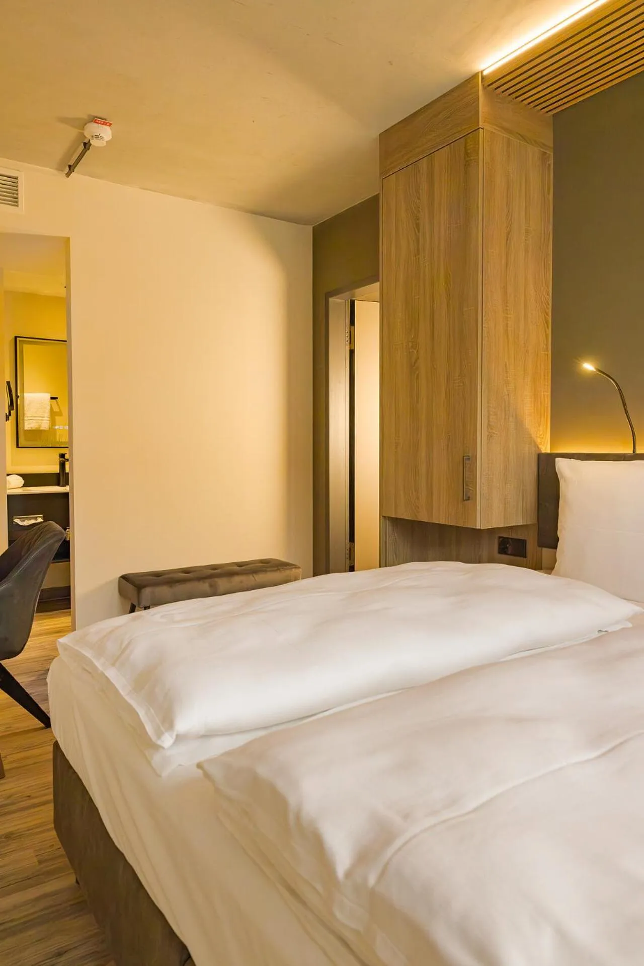 Photo of the whole room, Bed in Hotel Schloss Lehen