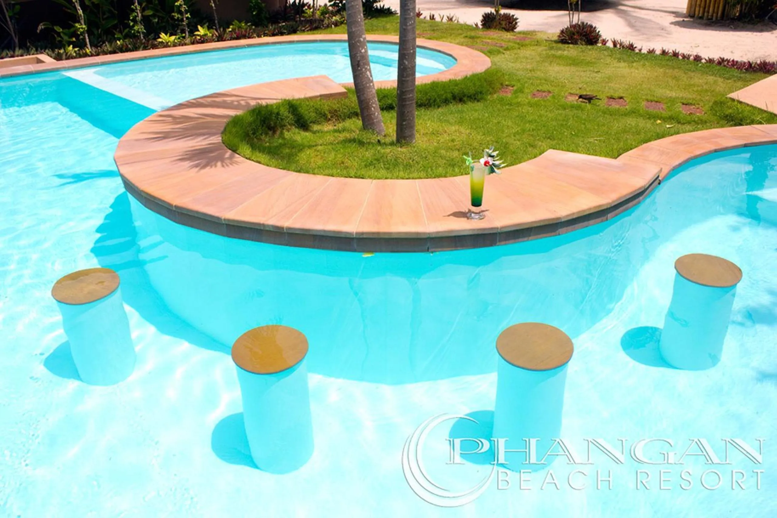 Swimming pool in Phangan Beach Resort