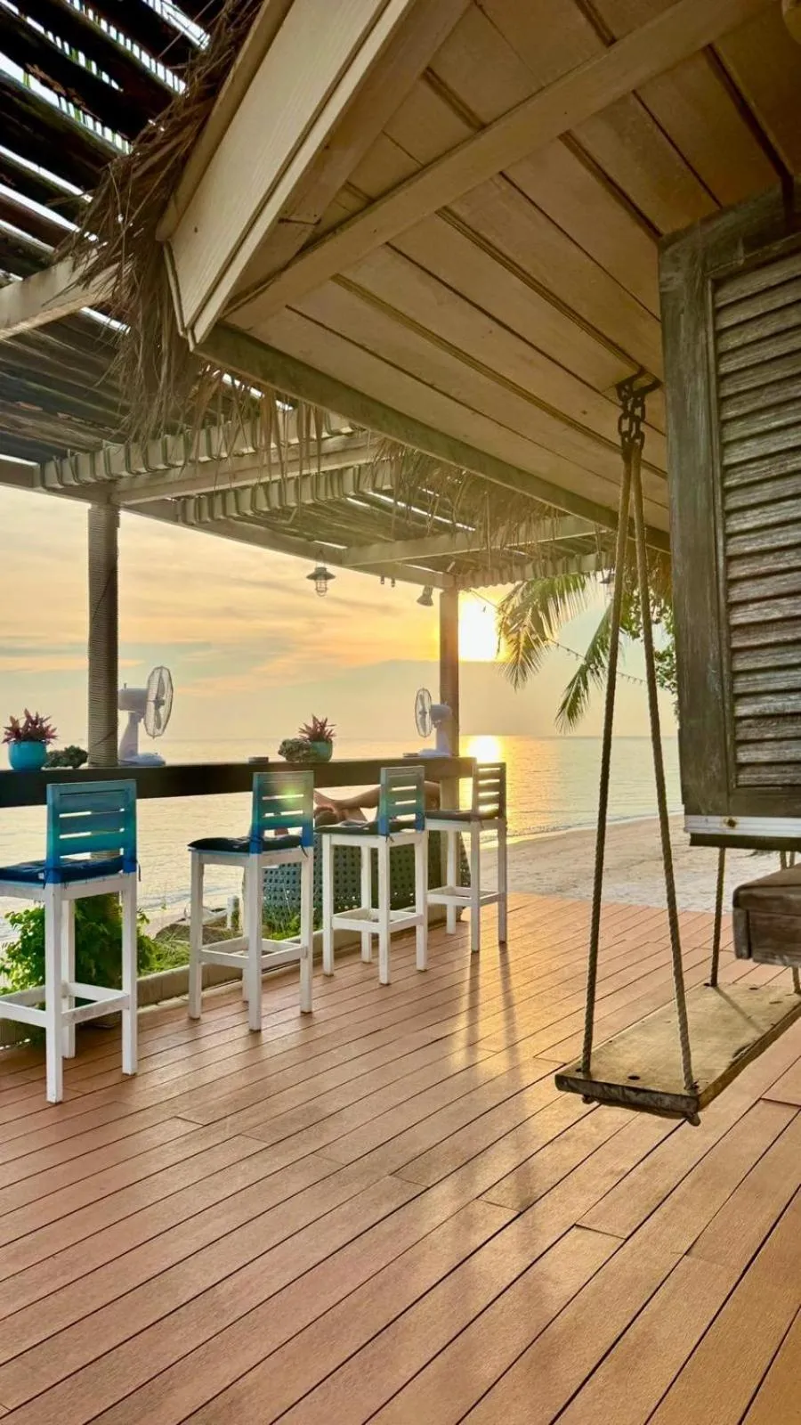 Lounge or bar in Phangan Beach Resort