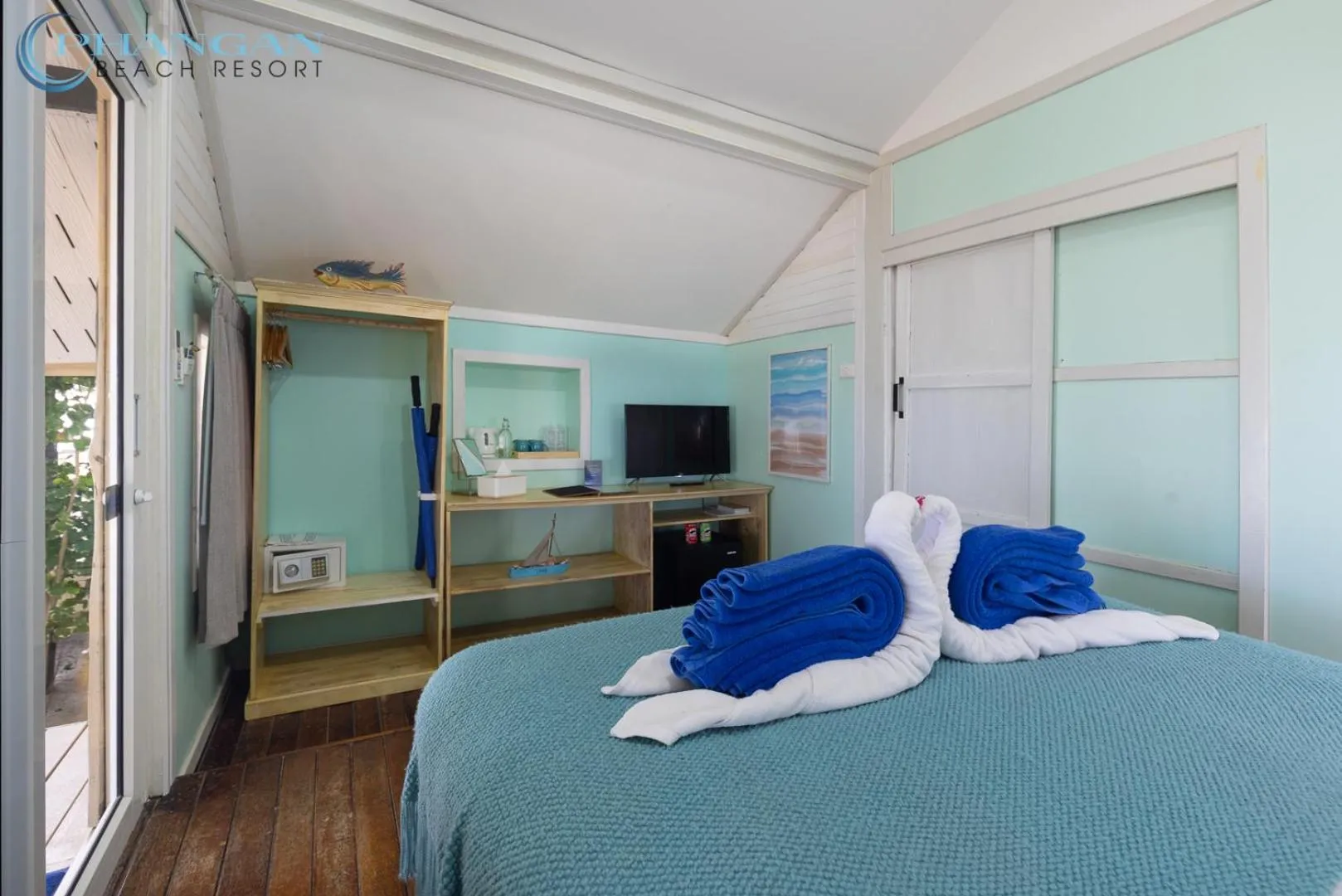 Bed in Phangan Beach Resort