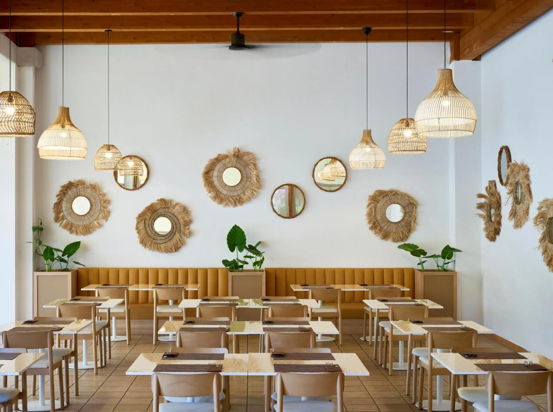 Restaurant/places to eat in Serenè Resort