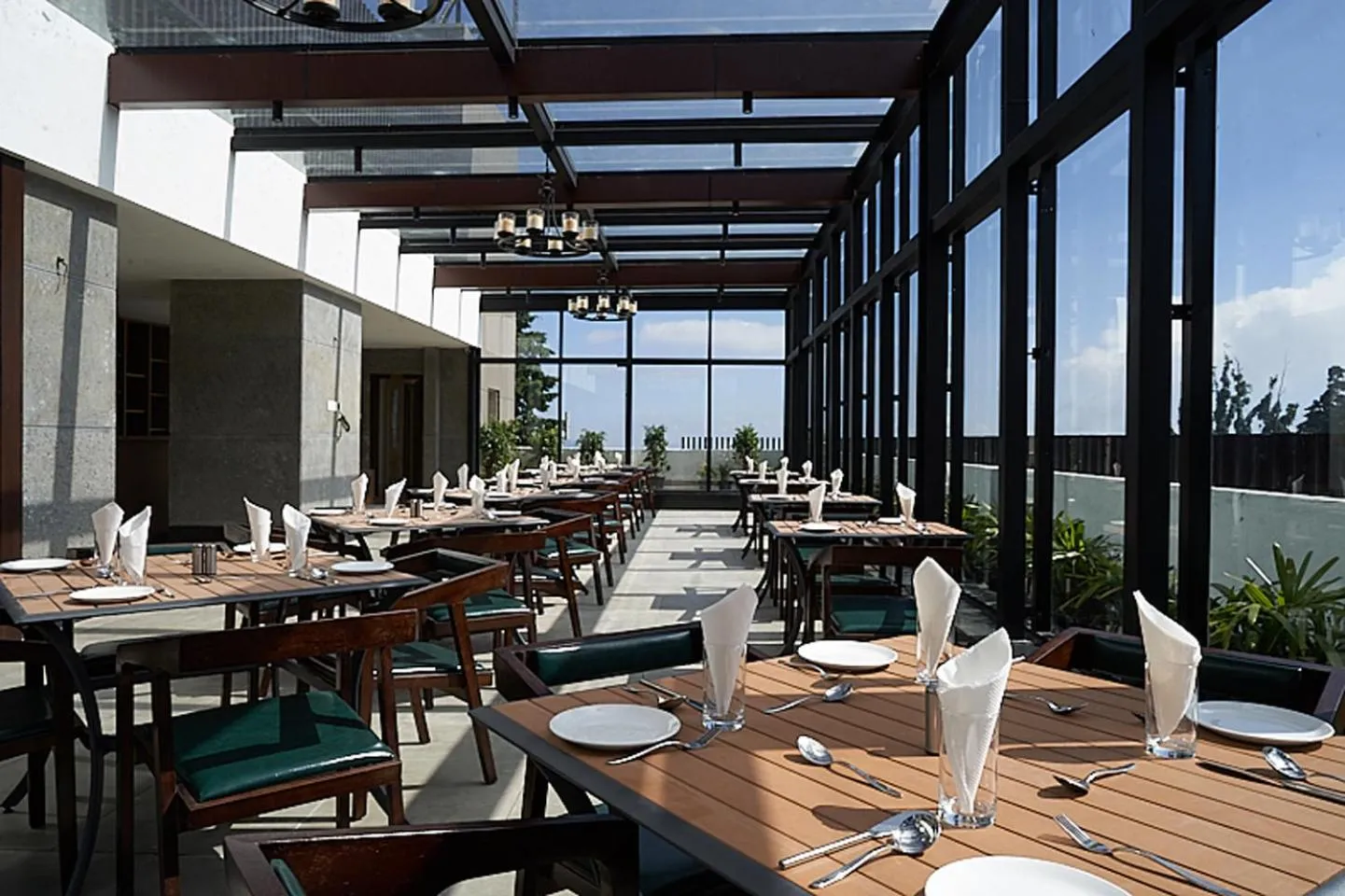 Restaurant/places to eat in The Hamuse Hotel Kodaikanal - Luxury Redefined