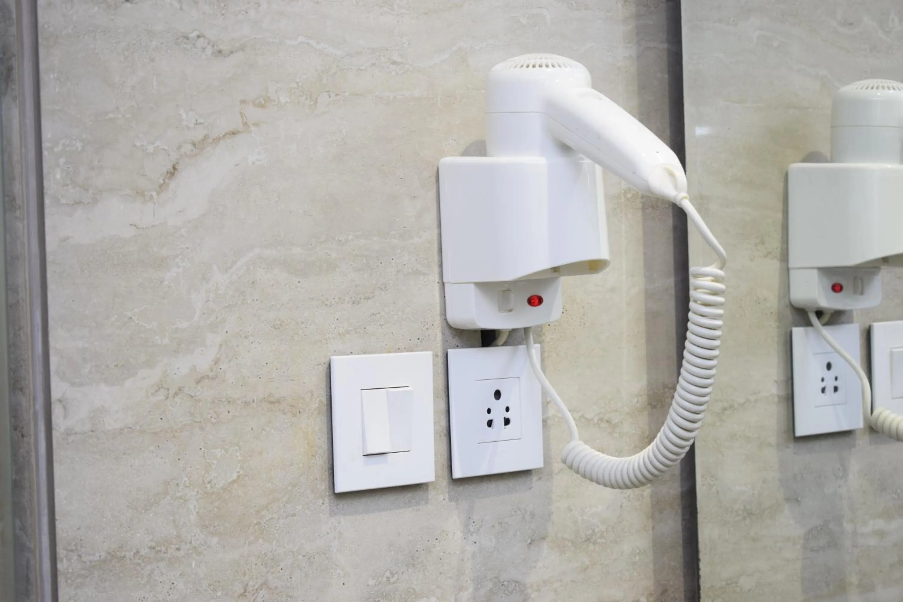 Public Bath in The Hamuse Hotel Kodaikanal - Luxury Redefined