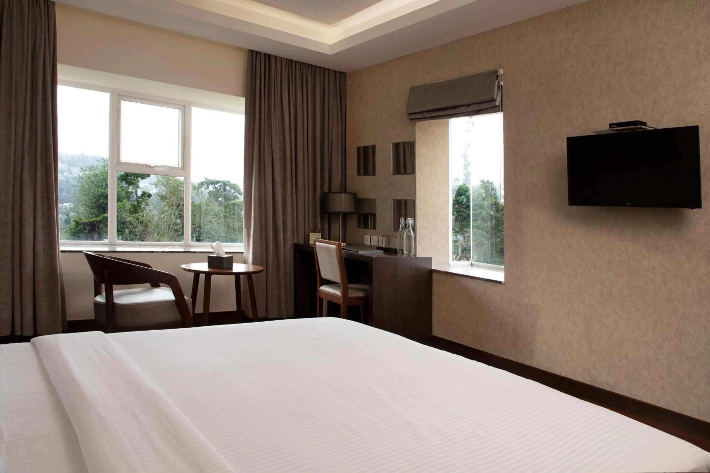 Bedroom, Bed in The Hamuse Hotel Kodaikanal - Luxury Redefined