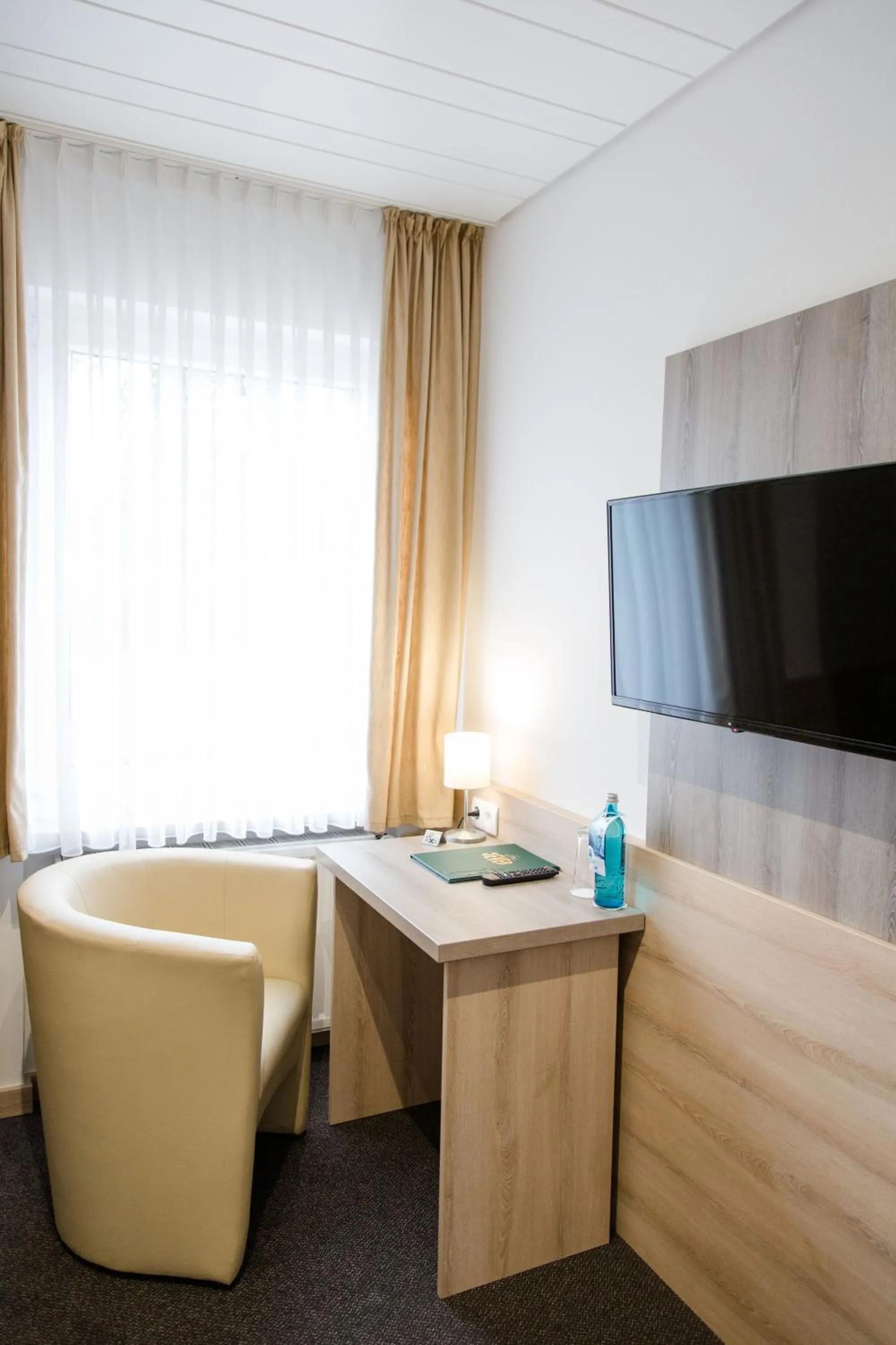 Photo of the whole room in Friesen Hotel