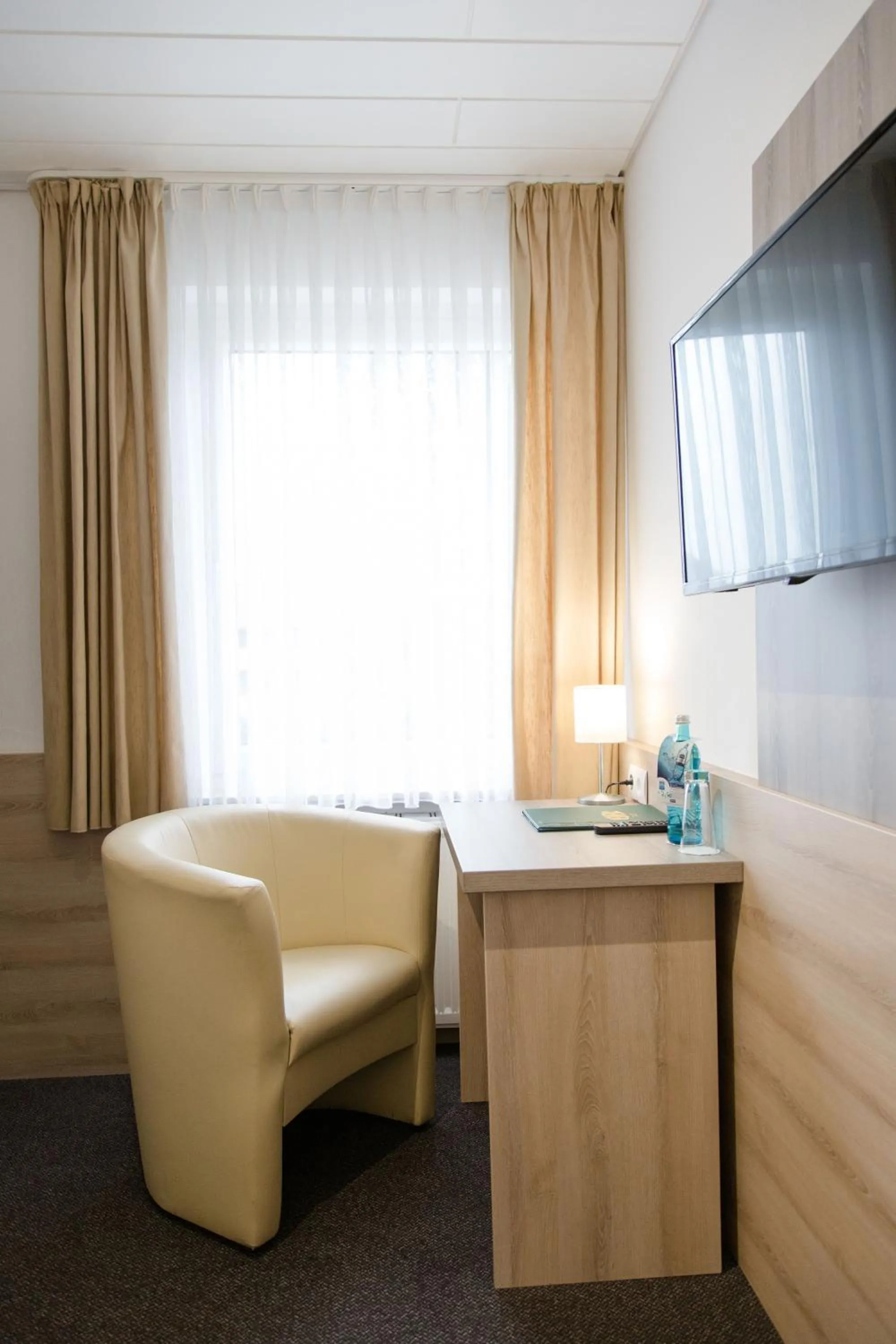 Photo of the whole room in Friesen Hotel