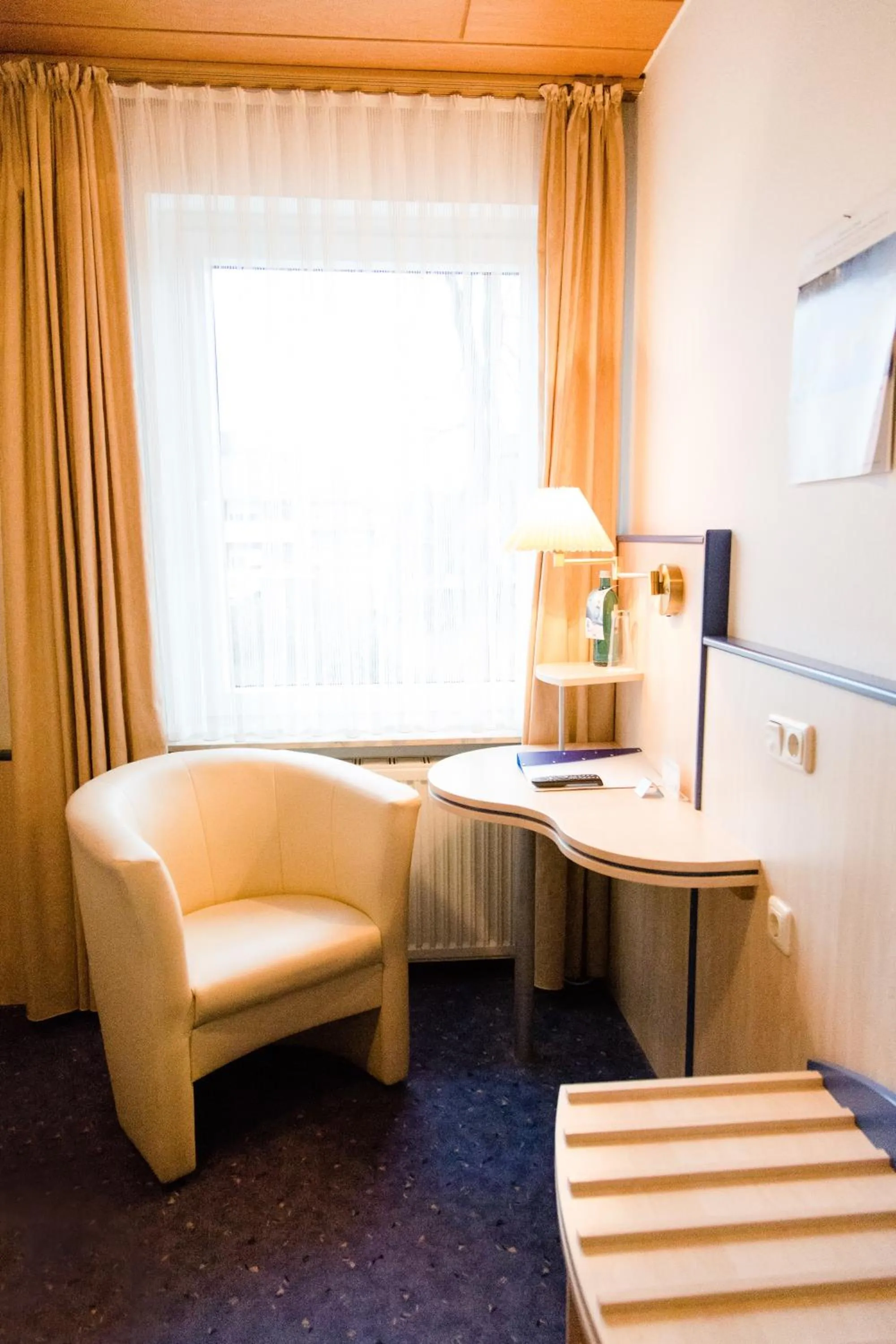 Photo of the whole room, Bed in Friesen Hotel