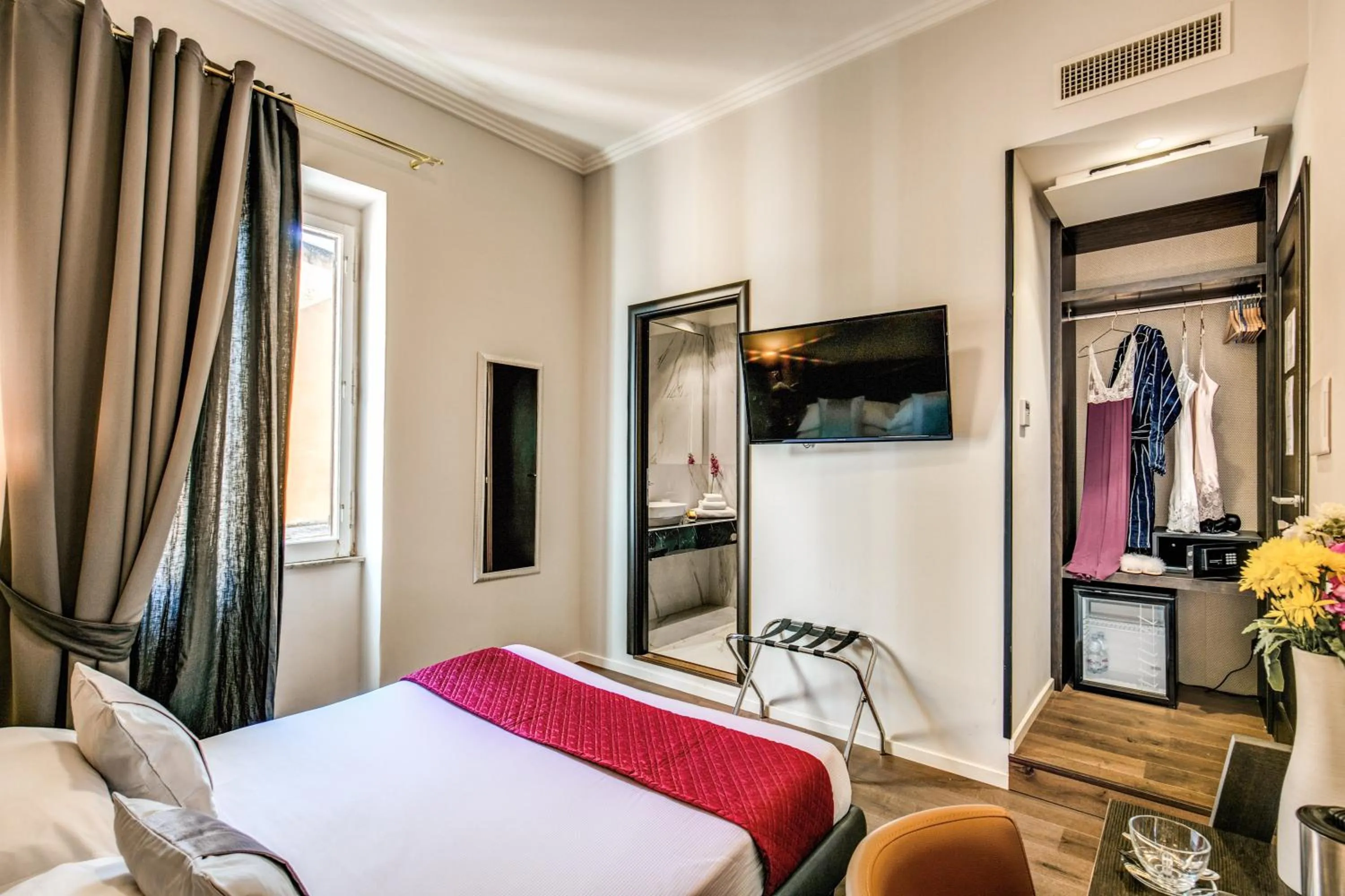 Bedroom, Bed in Piccola Navona Roof Garden