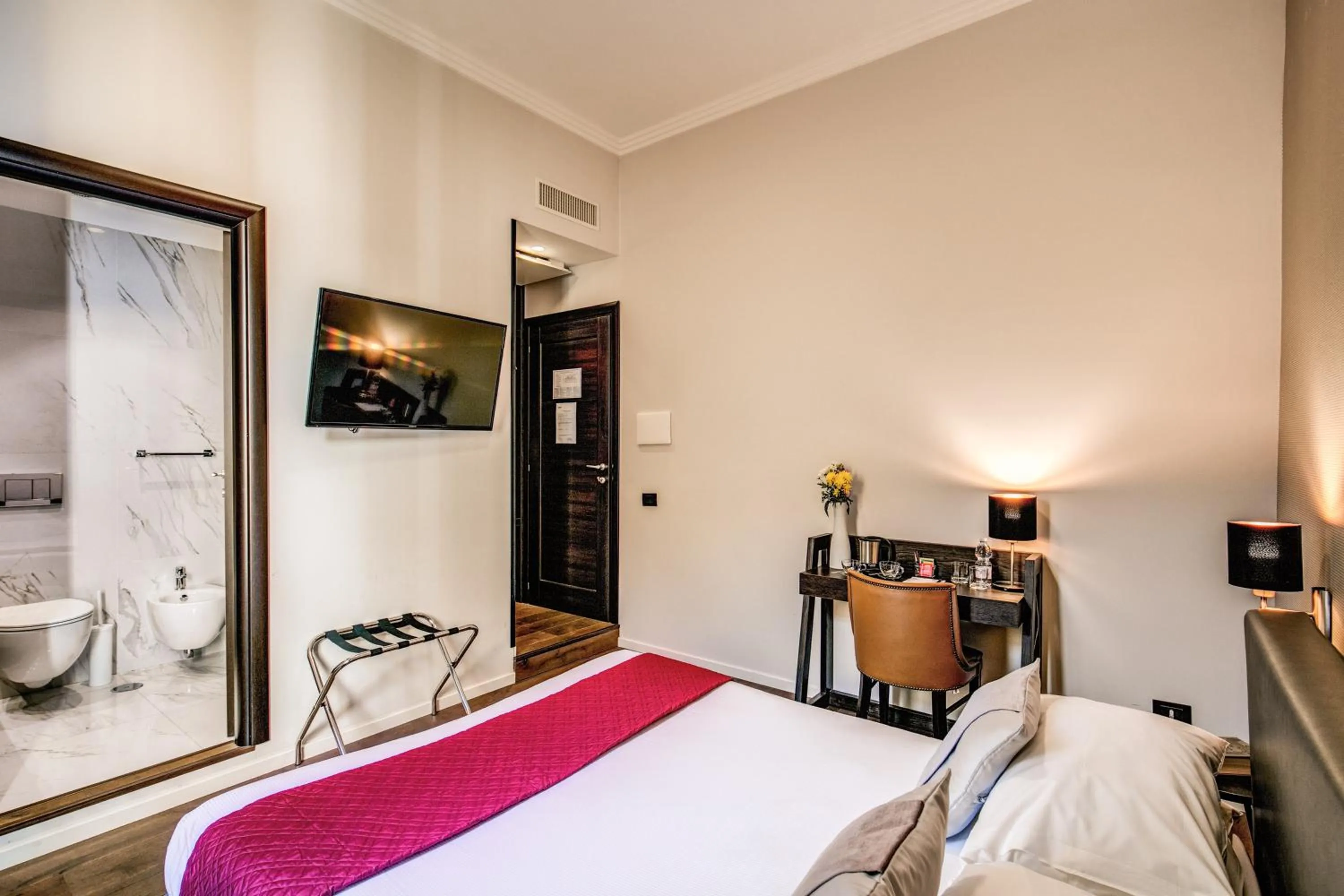 Bedroom, Bed in Piccola Navona Roof Garden