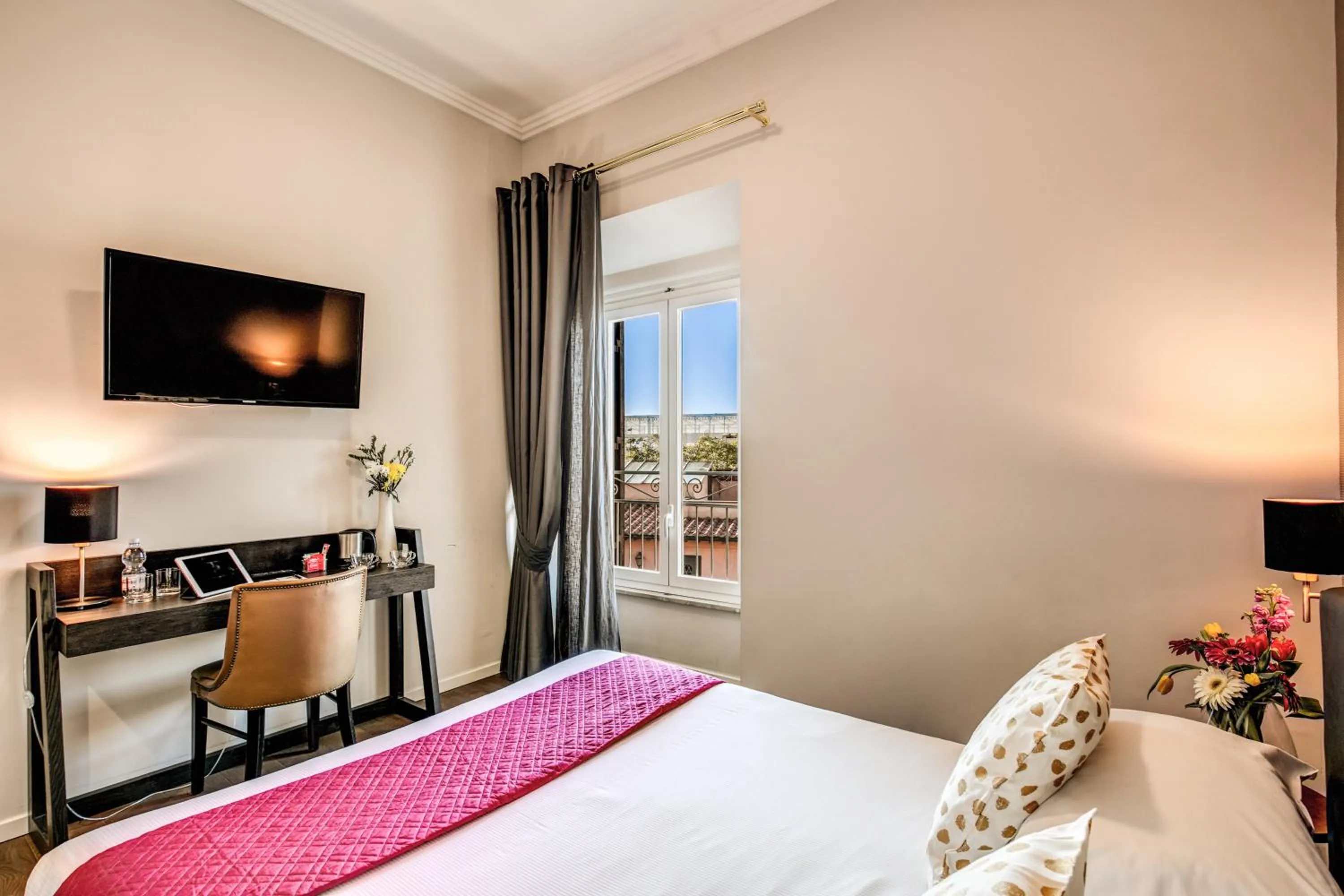 Bedroom, Bed in Piccola Navona Roof Garden