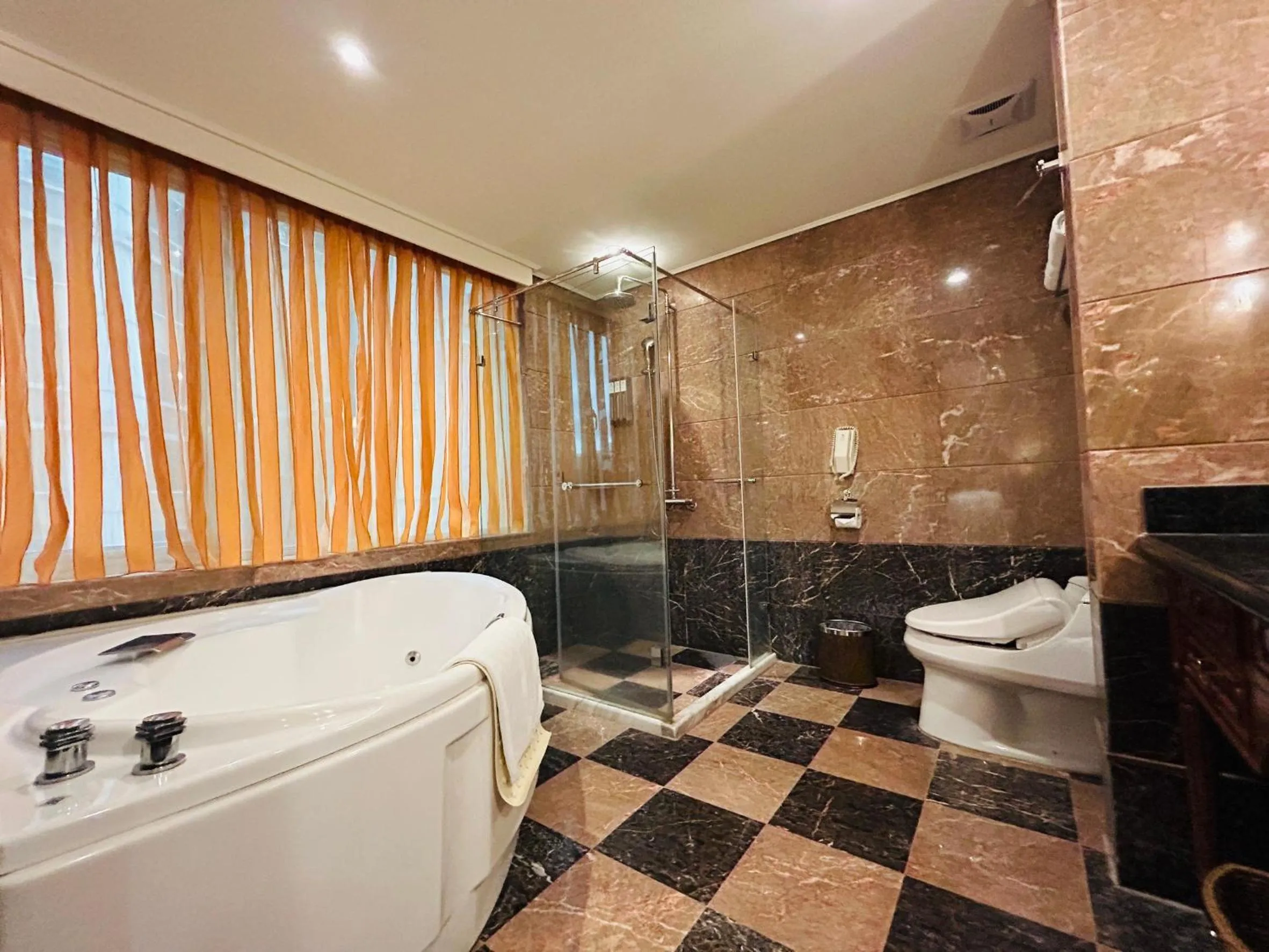 Bathroom in Royal Seasons Hotel Taipei ‧ Nanjing W.